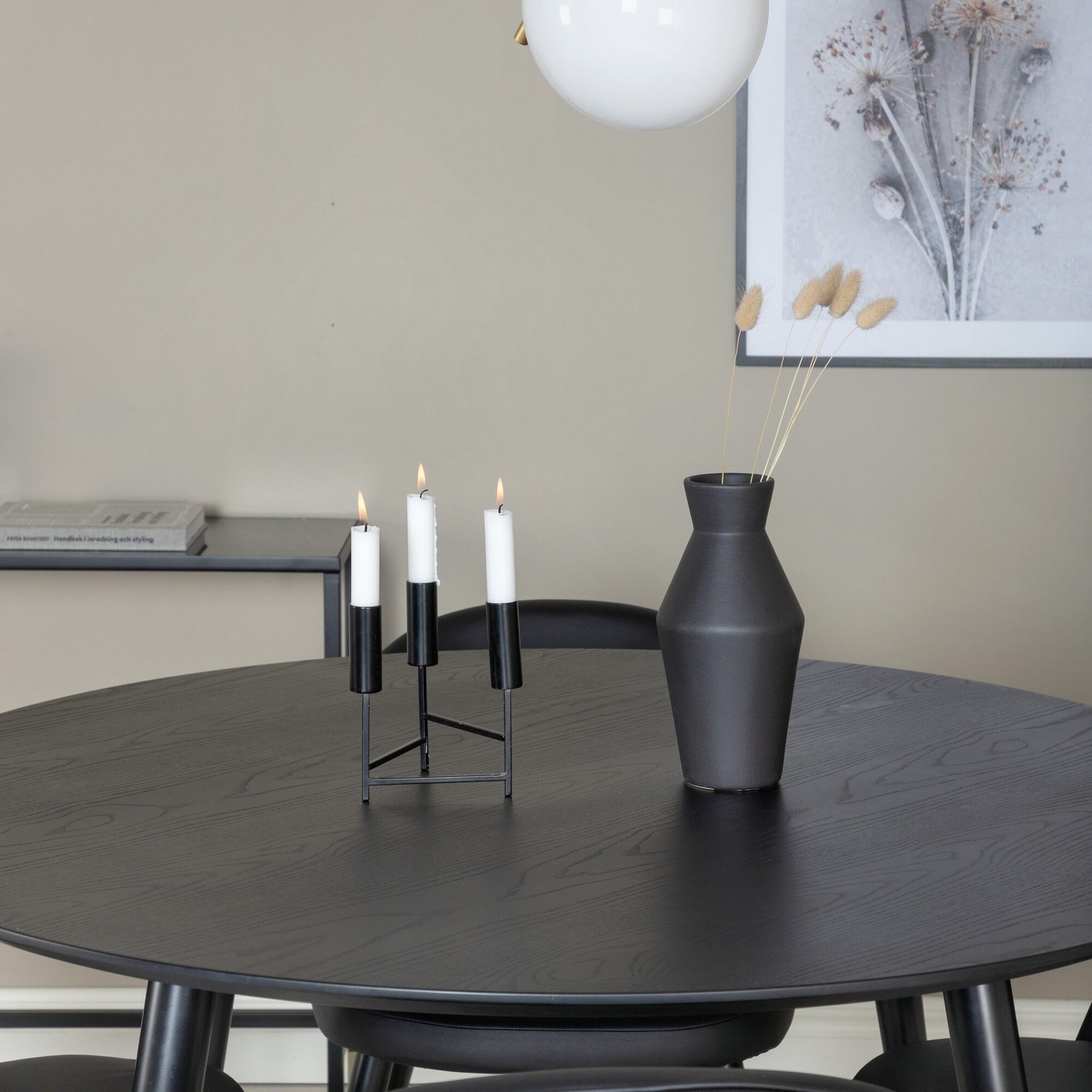 Matgrupp Venture Home Disa Rund med 4 Valentina Stolar Läder