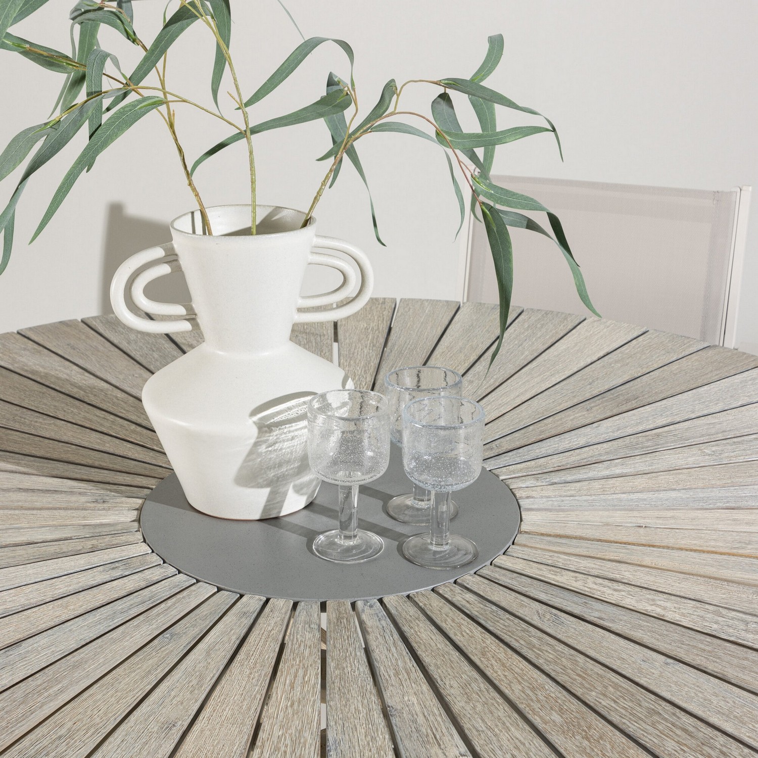 Utebord Venture Home Rives Ø150 cm, Runt Träbord för Utomhusbruk