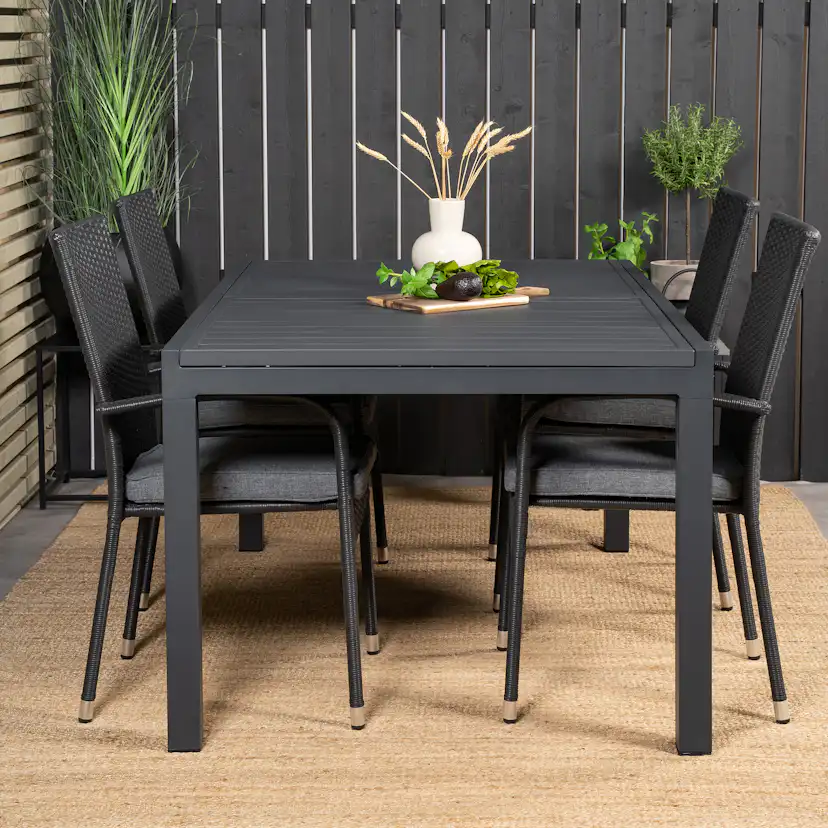 Matgrupp Venture Home Madrid 160/240 med 4 Asta Stolar