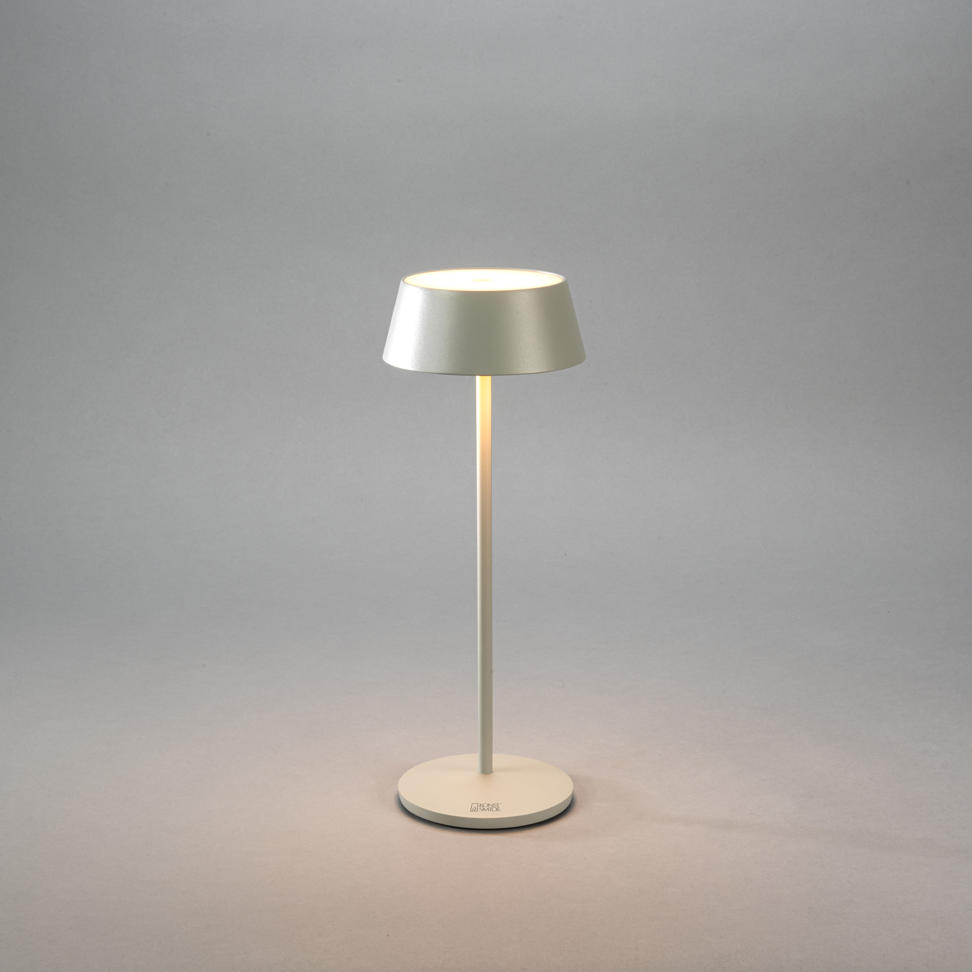 Bordslampa Gnosjö Konstsmide Menton USB Portabel