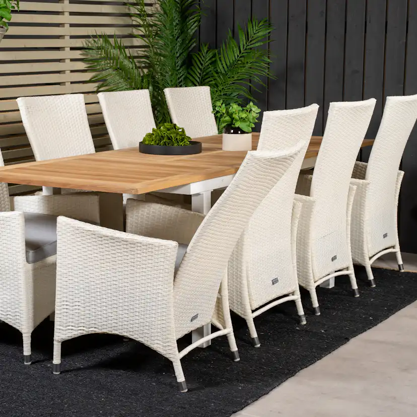 Matgrupp Utomhus Venture Home Perla 160/240 med 8 Pishi KarmTrädgårdsstolar