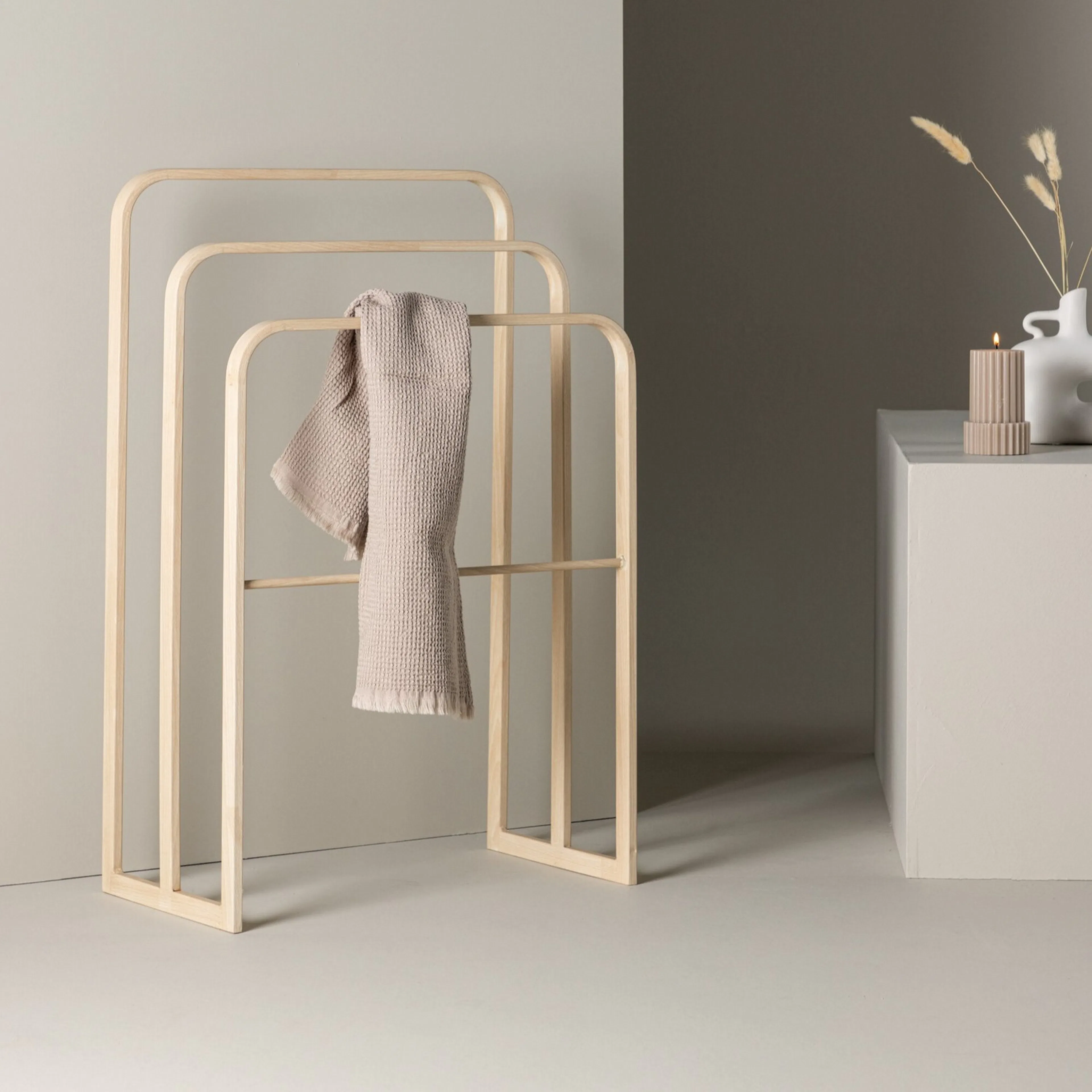 Drammen Clothing Hanger - Whitewash / Steel Vittvättad Ek