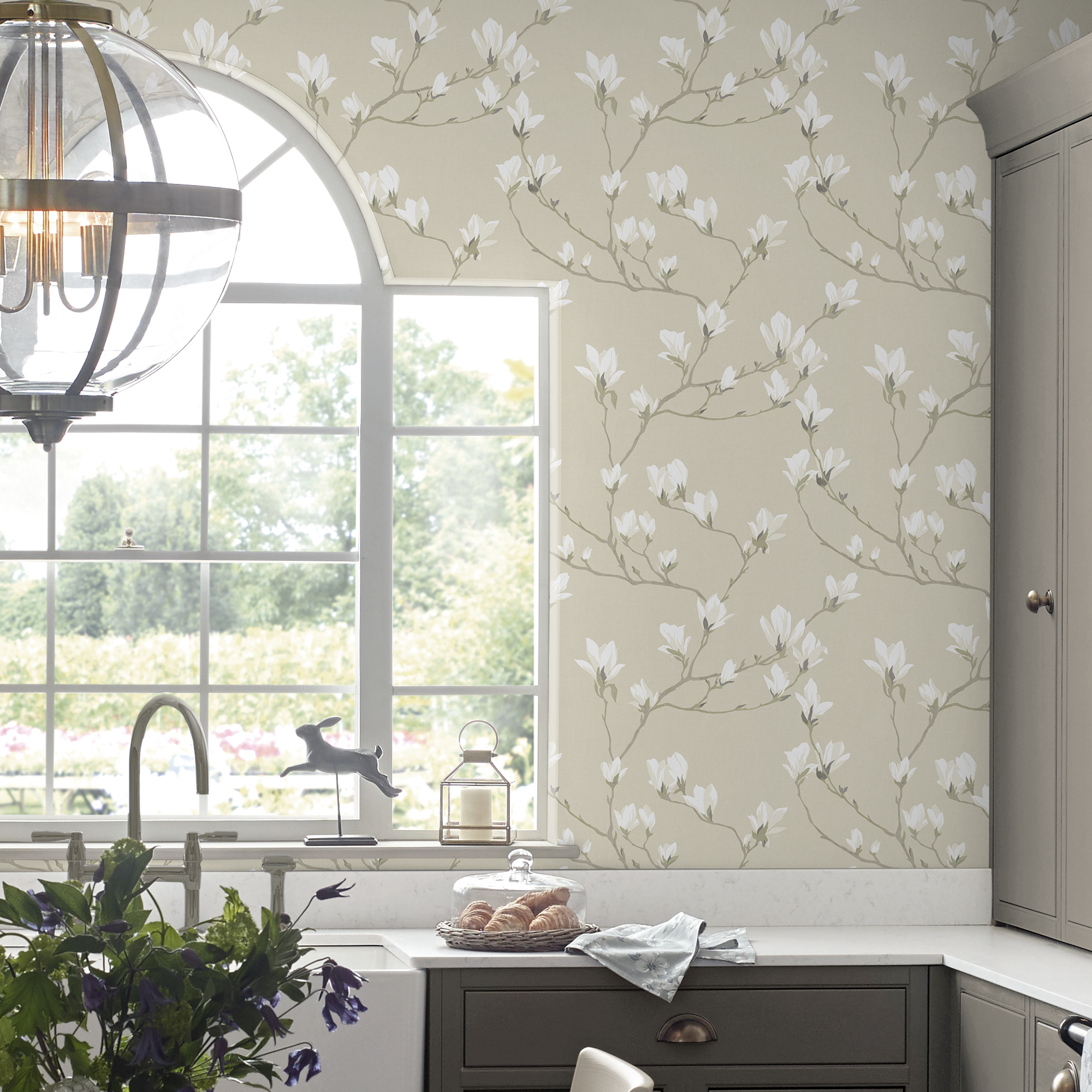 Tapet Laura Ashley Magnolia Grove Naturel 113353 EasyUp, Mönstrad Flerfärgad