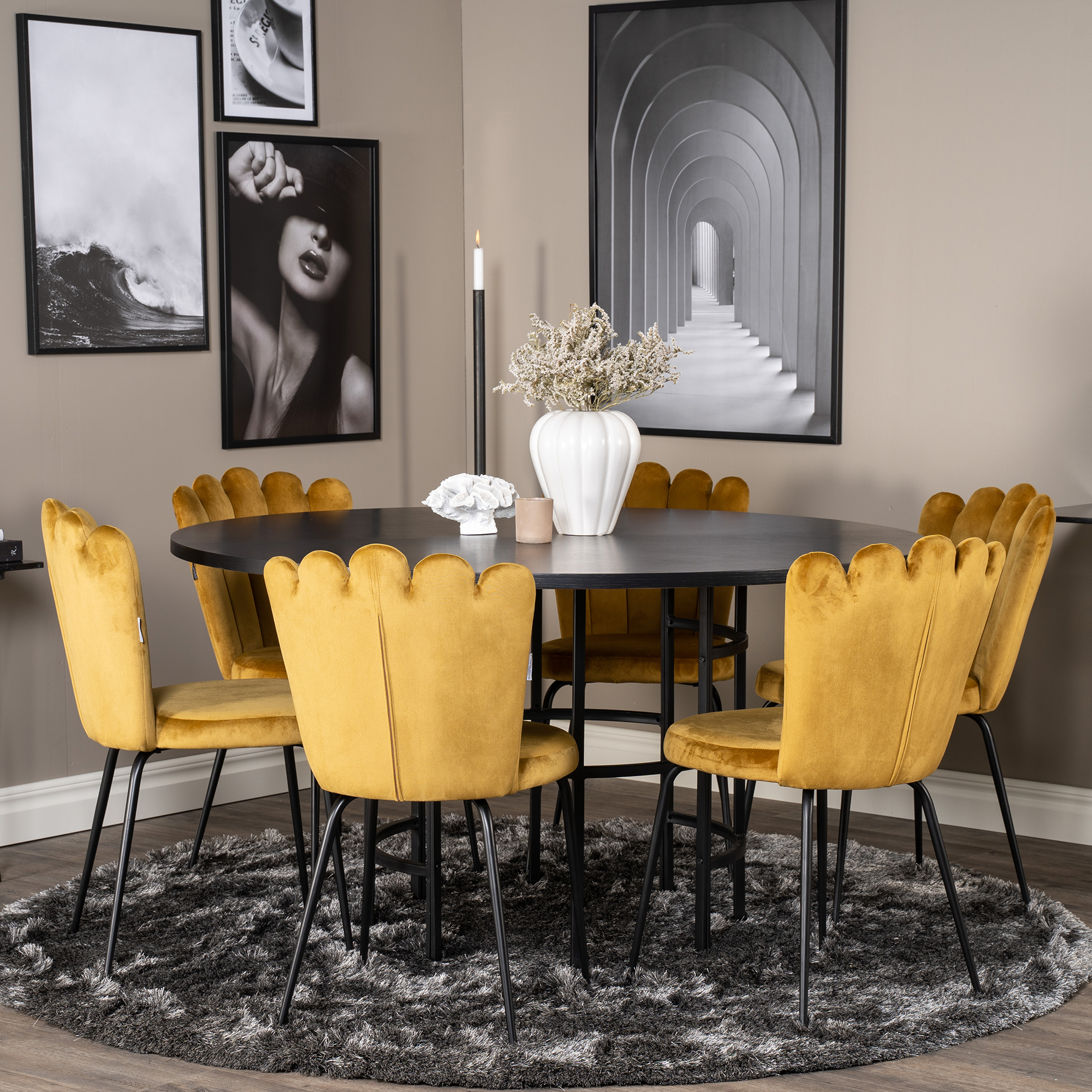 Matgrupp Venture Home Copenhagen med 6 Limhamn Light Guld Stolar