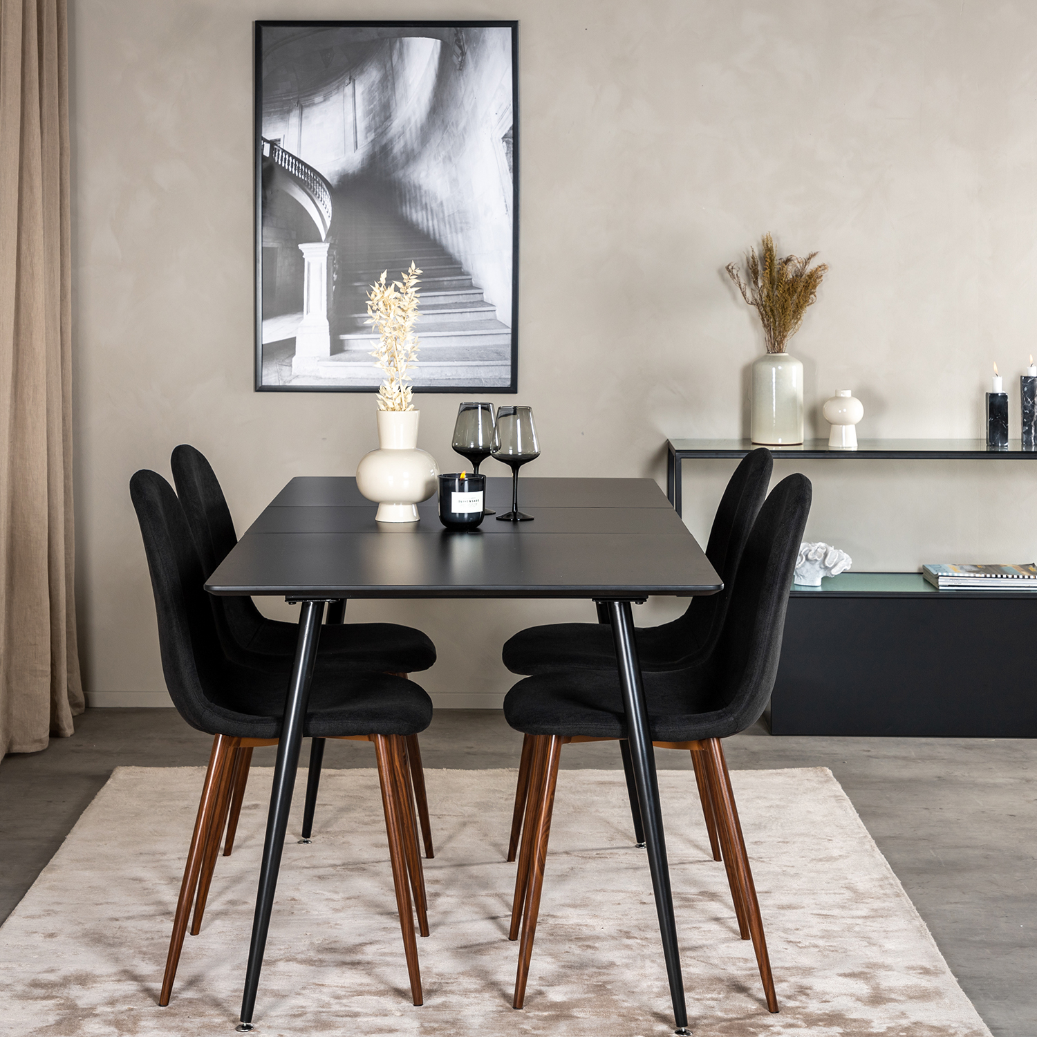 Matgrupp Venture Home Silvia med Iläggsskiva och 4 Pobbie Stolar