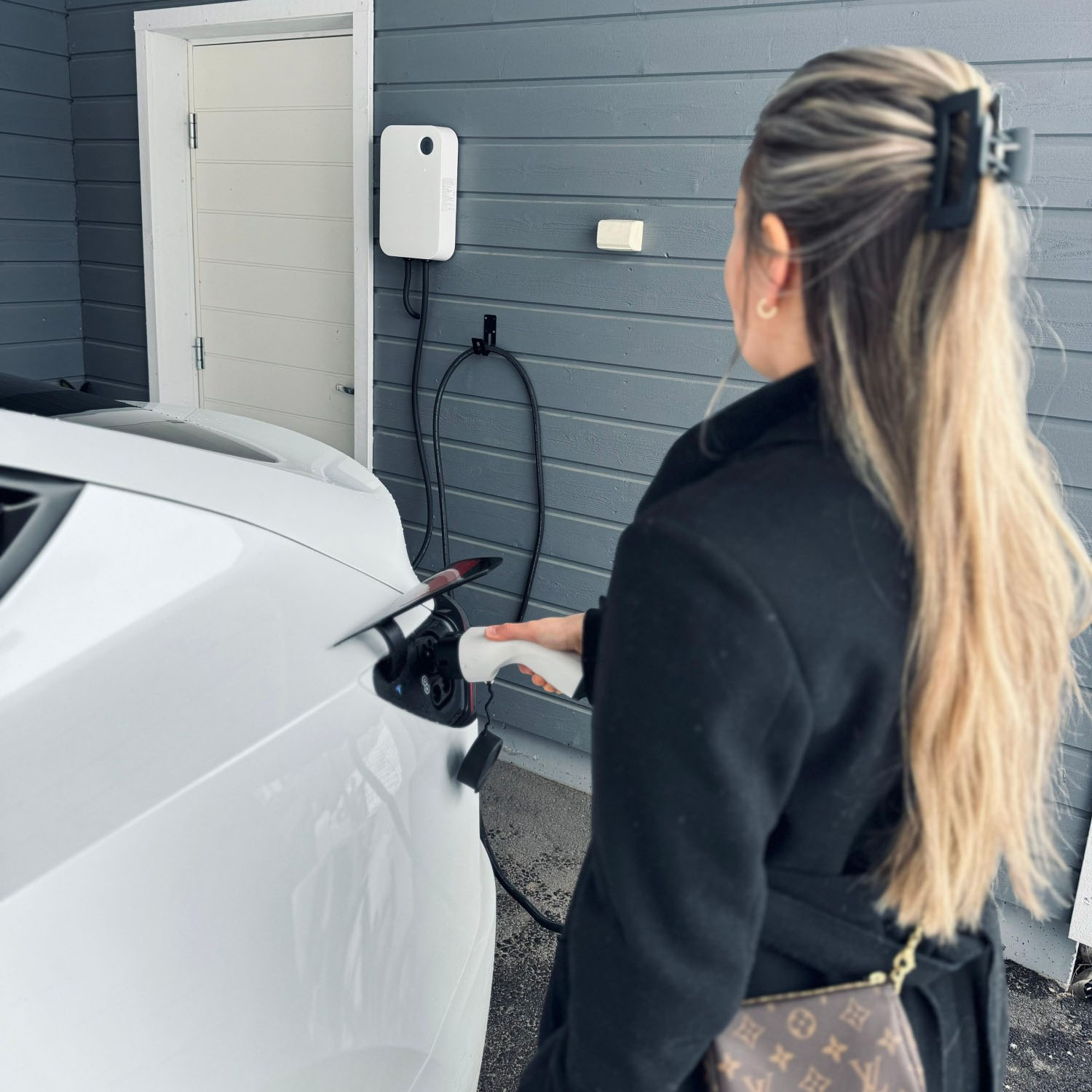 Fast Laddstation Motorwerk med Laddkabel Premium EV Type2 11kW (6m kabel)