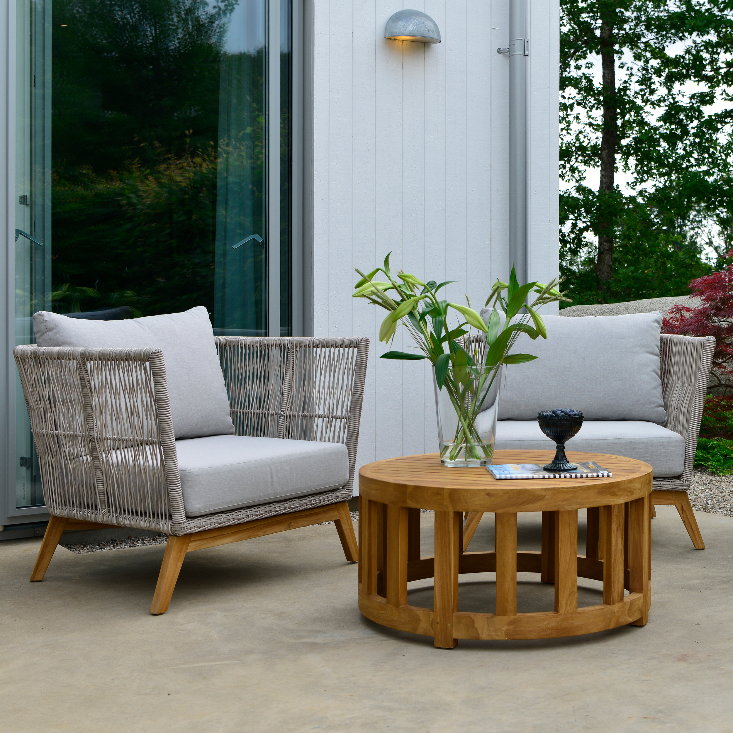 Loungeset Hillerstorp Himmelsnäs inkl. Bord Ø80 cm Utomhus