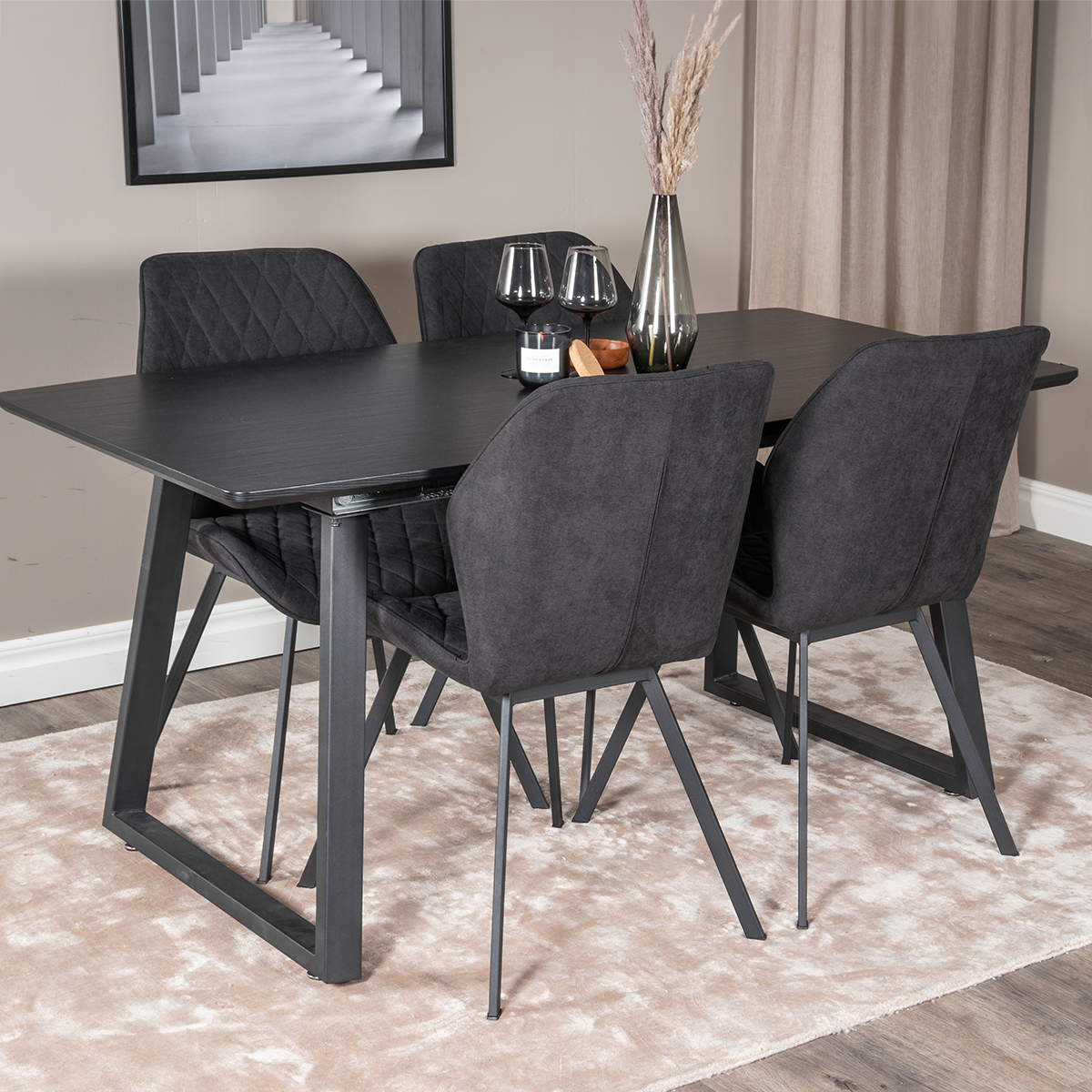 Matgrupp Venture Home Ina med 4 Geneva Stolar