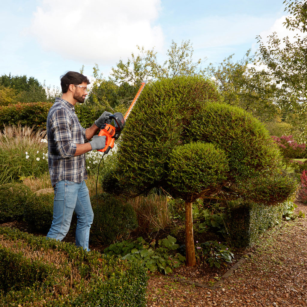 Häcksax Black+Decker 500W