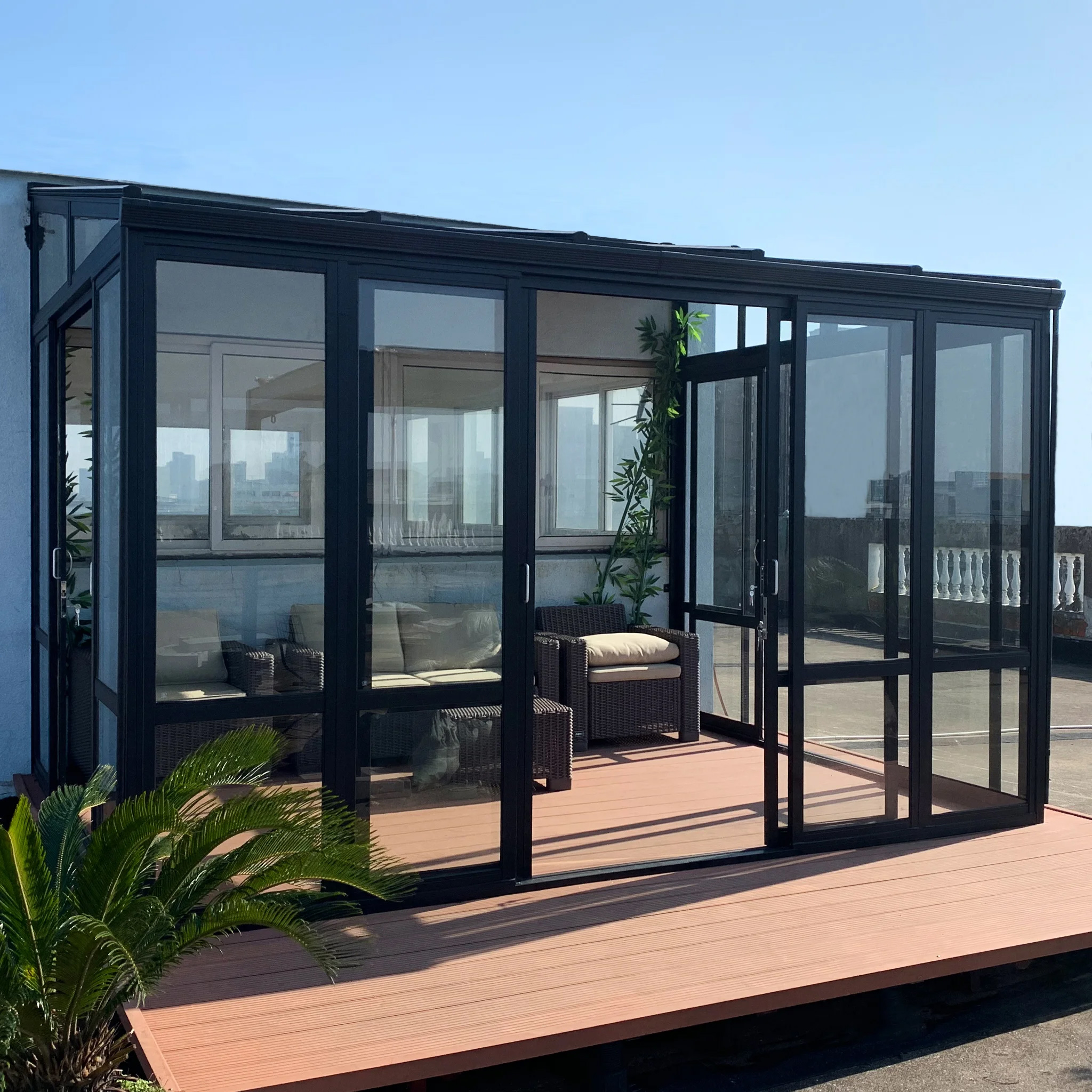 Uterum Metalcraft 10,7m² Säkerhetsglas Svart