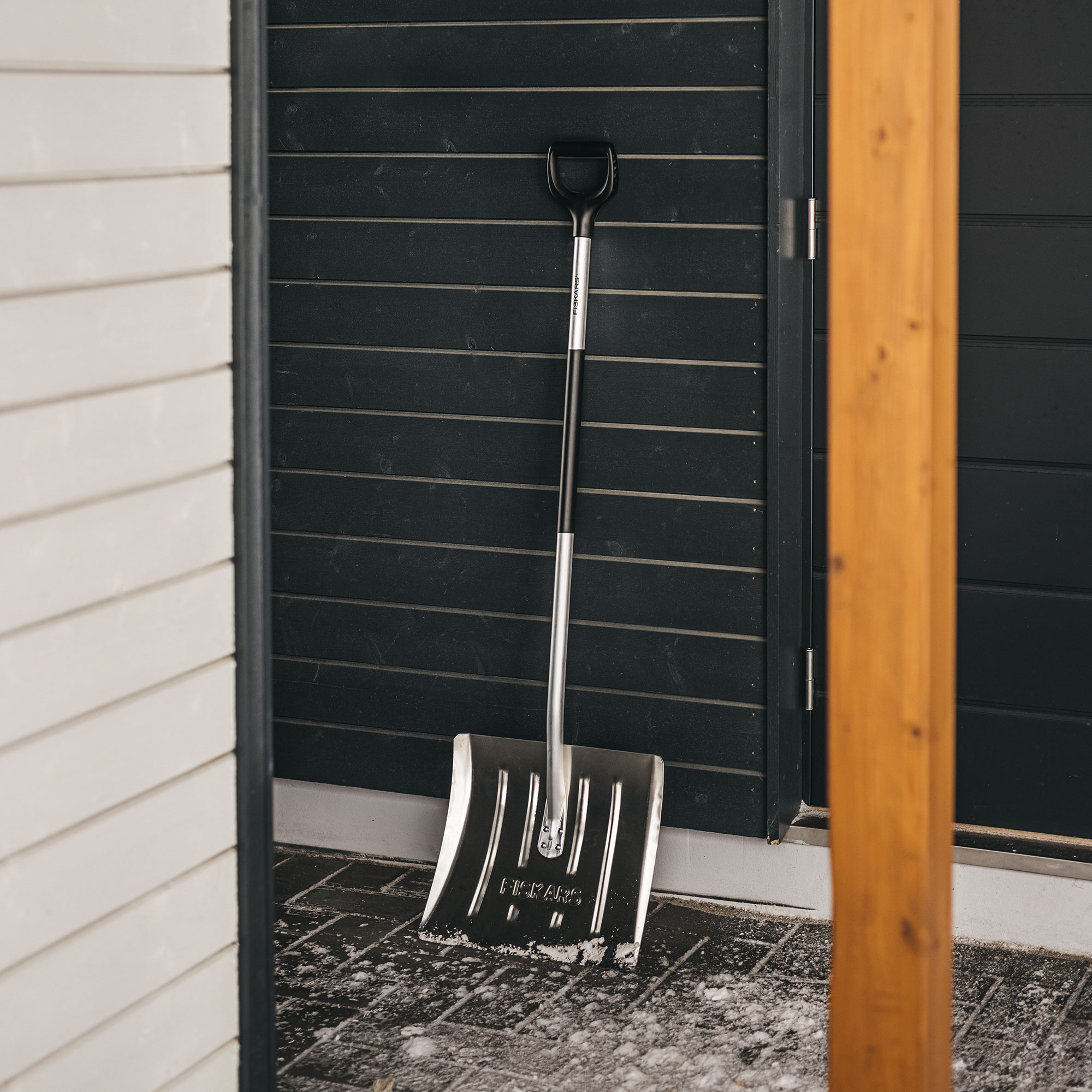 Snöskyffel Fiskars Snow Light 44 cm