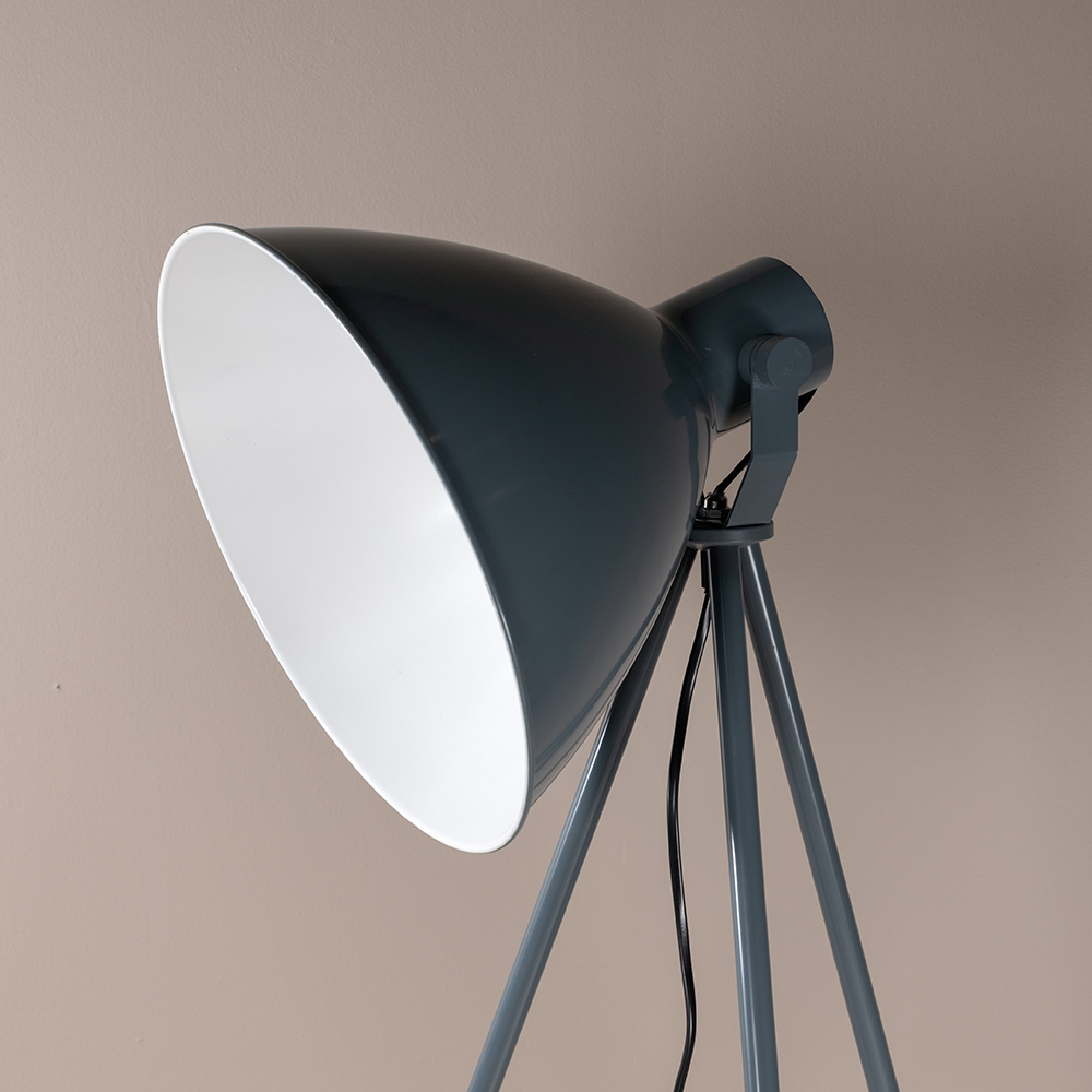 Golvlampa Venture Home Tiv