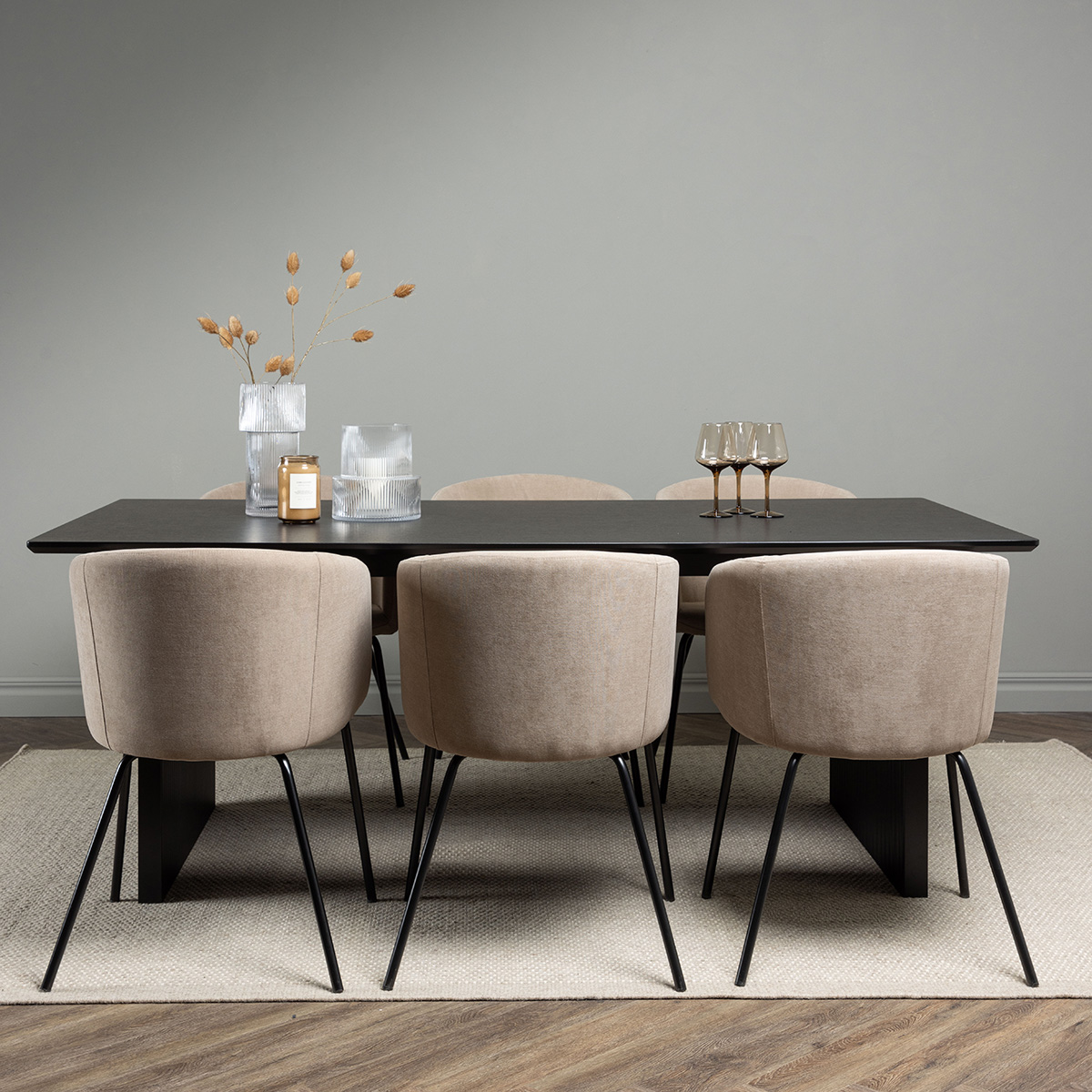 Matgrupp Venture Home Vail med 6 Berit Stolar