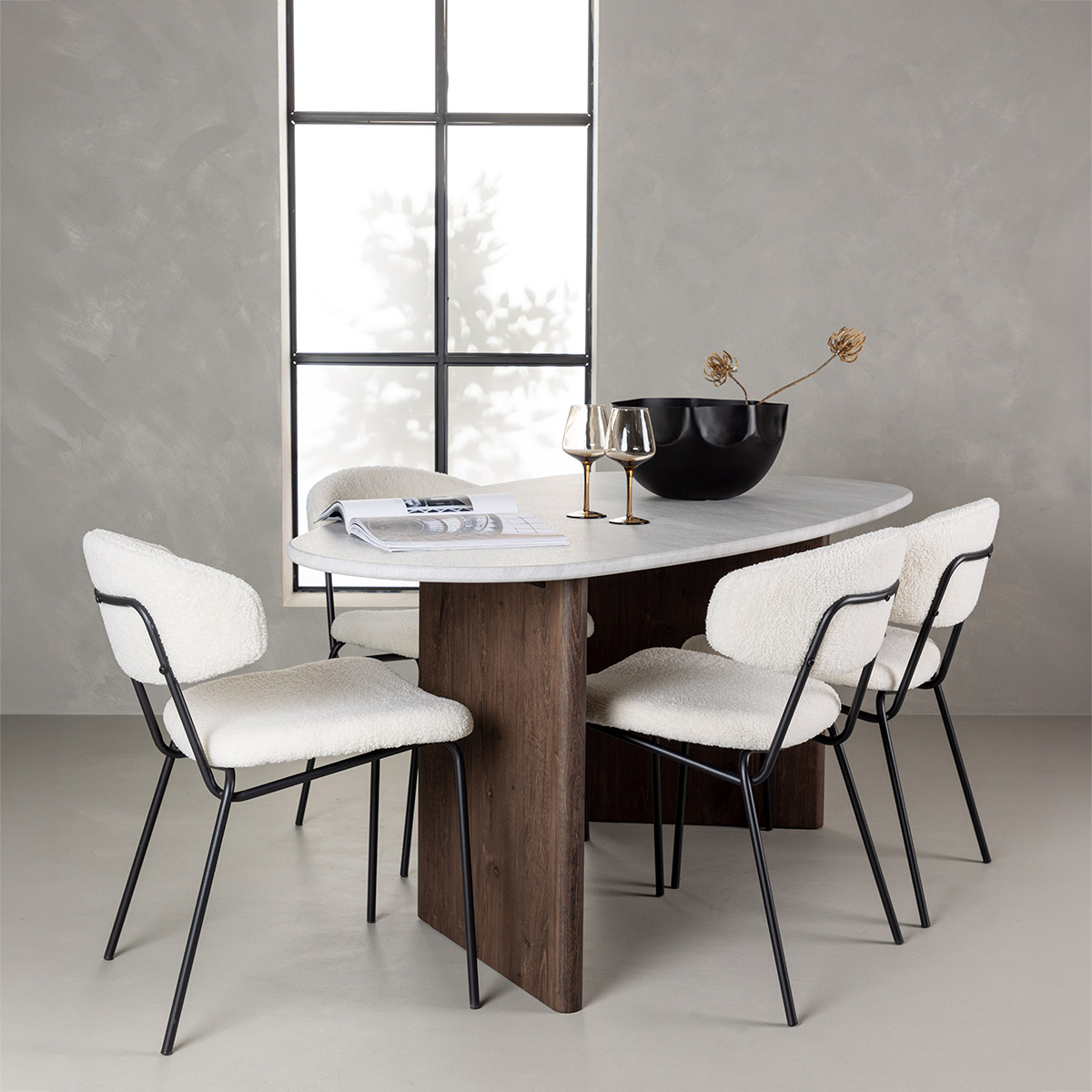 Matgrupp Venture Home Grönvik med 4 Chico Stolar