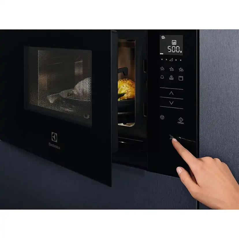 Ugn- och Mikropaket Electrolux COP800B + KMFD172NB