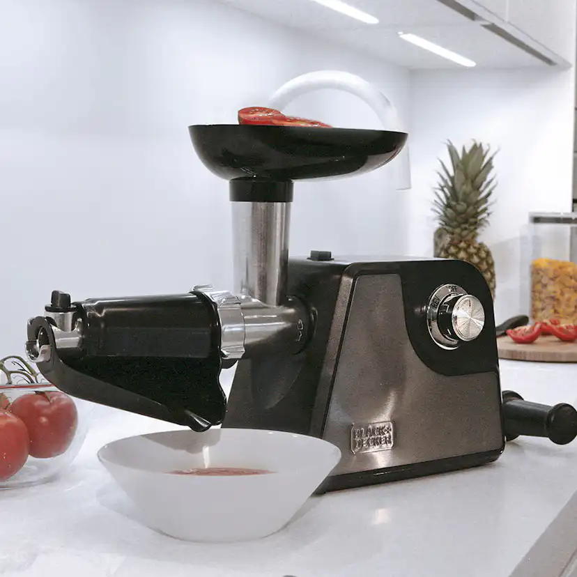 Köttkvarn Black+Decker 1000W Inkl Kit för Tomatsås 41 x 14 x 35 cm