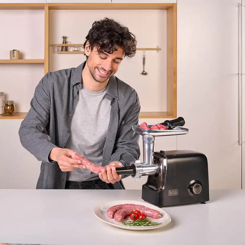 Köttkvarn Black+Decker 2200W 2 Effektnivåer & Backfunktion