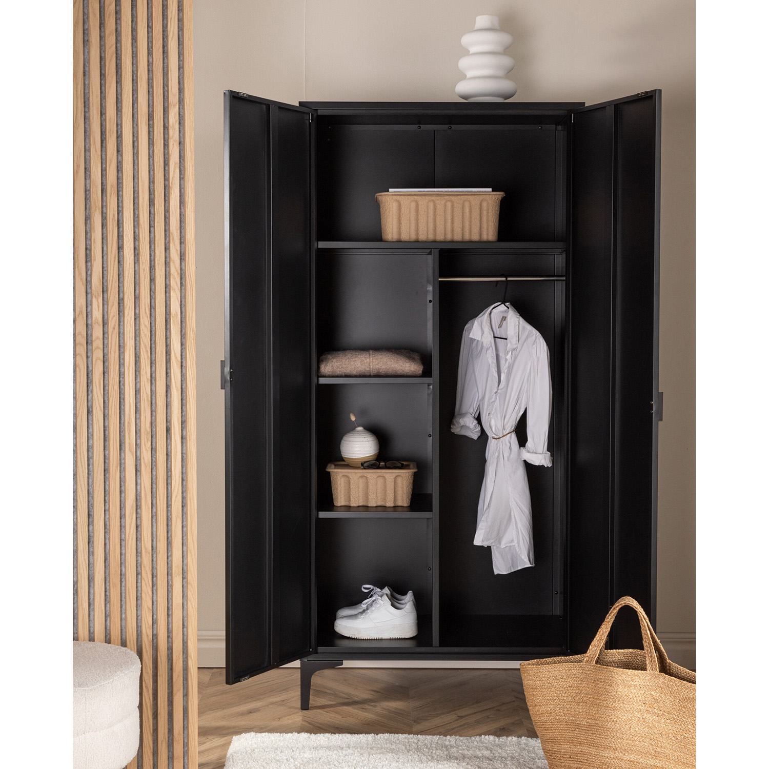 Garderob Venture Home Piring