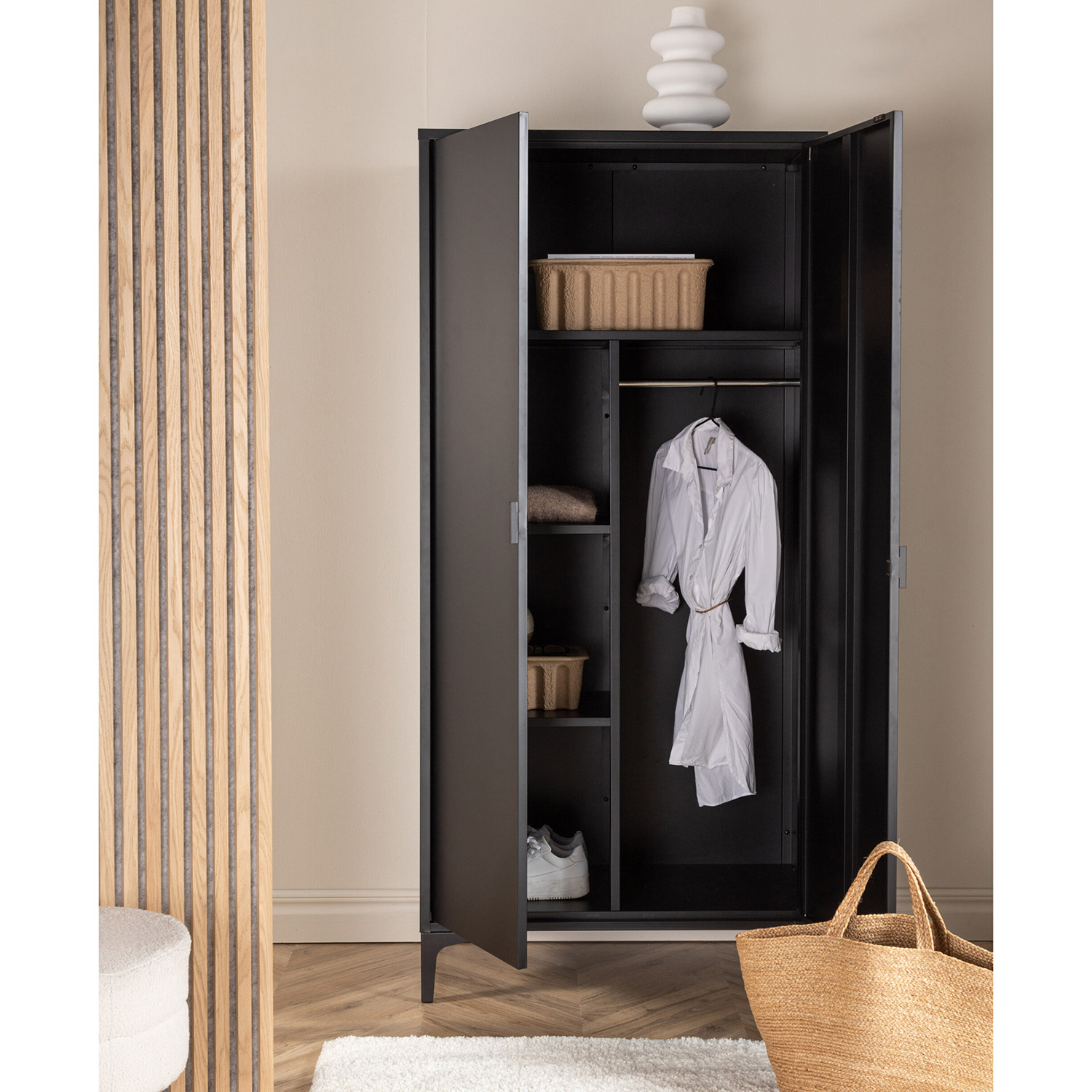 Garderob Venture Home Piring