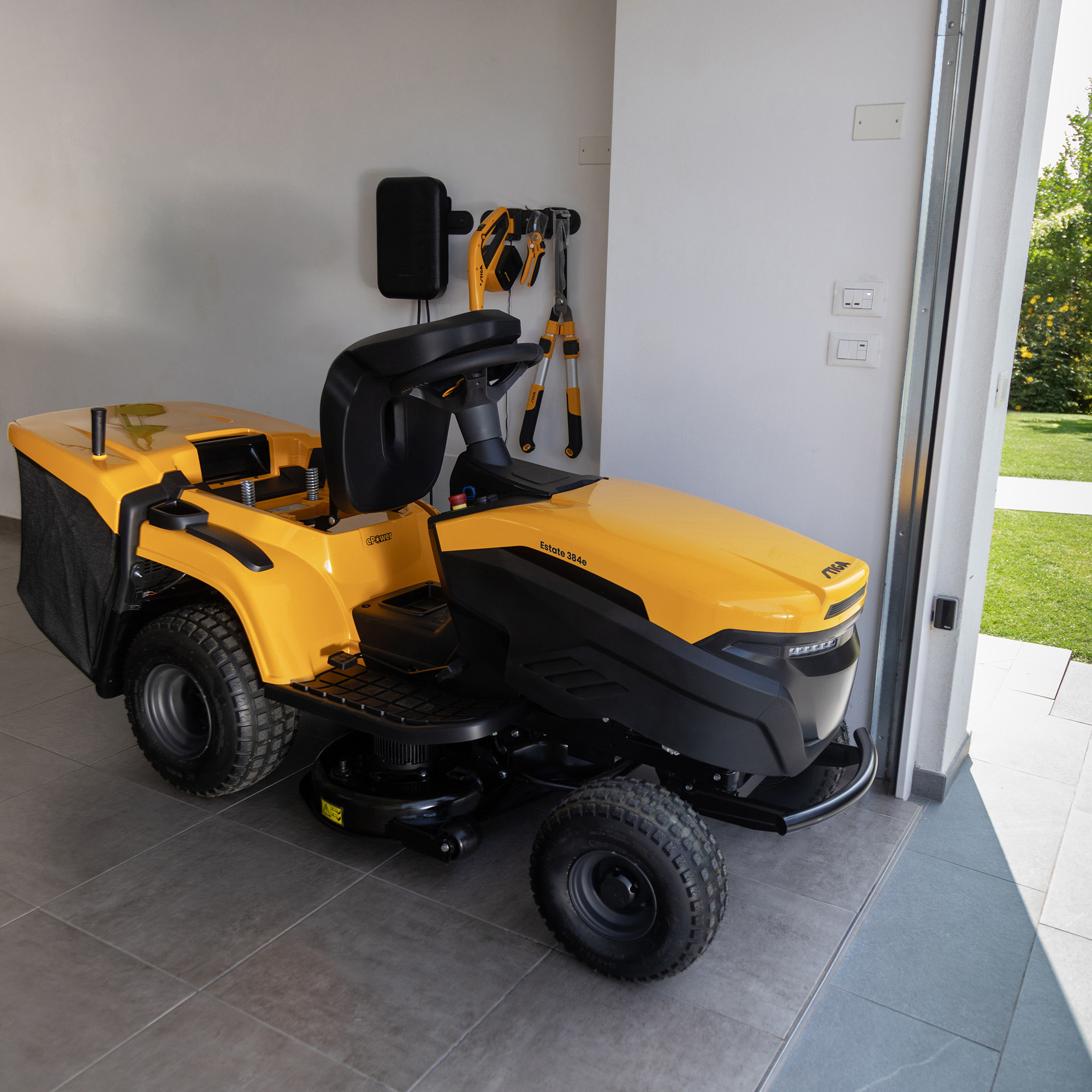 Åkgräsklippare Stiga Estate 384E Batteridriven