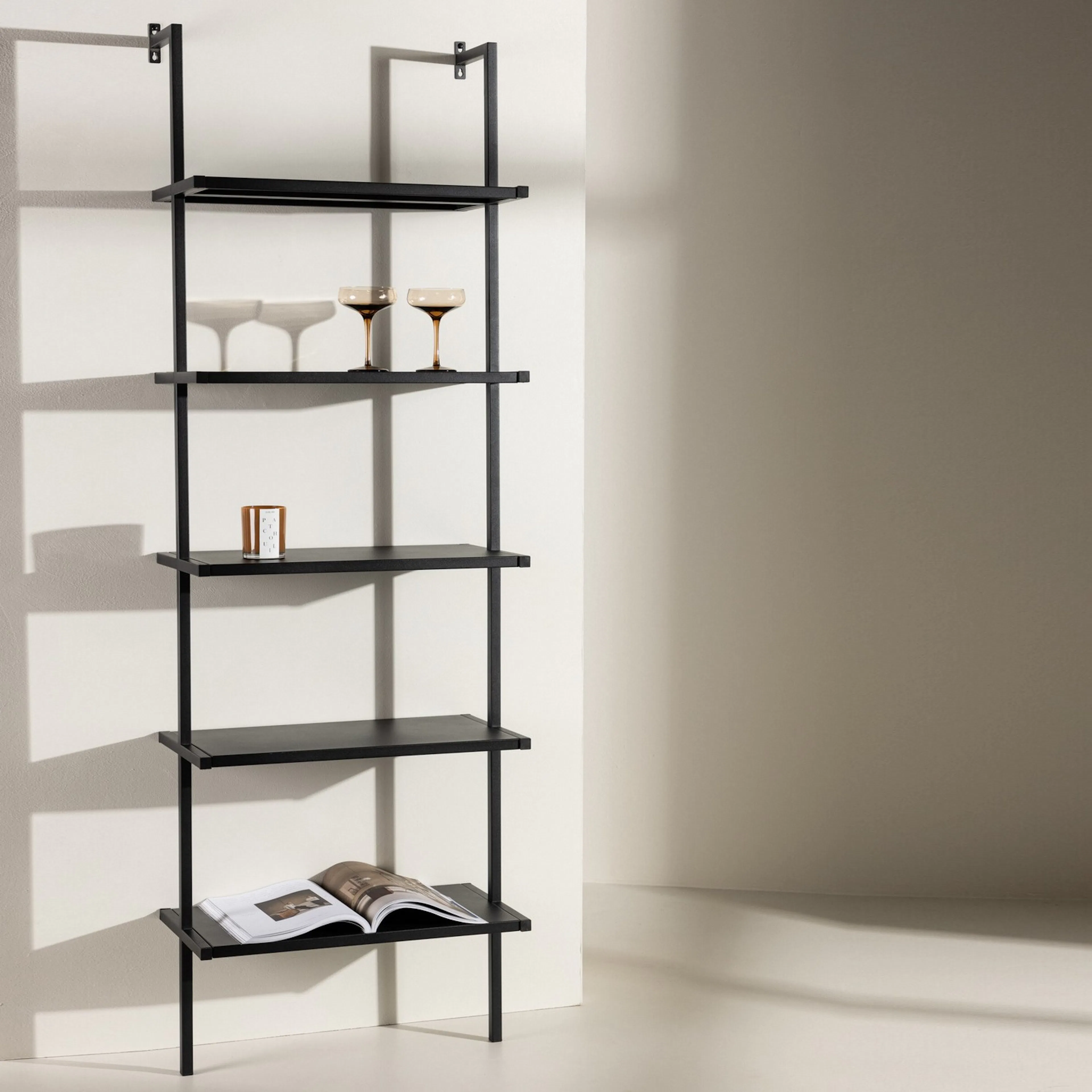 Vägghängd Hylla Venture Home Caracas i Svart Stål 183 cm