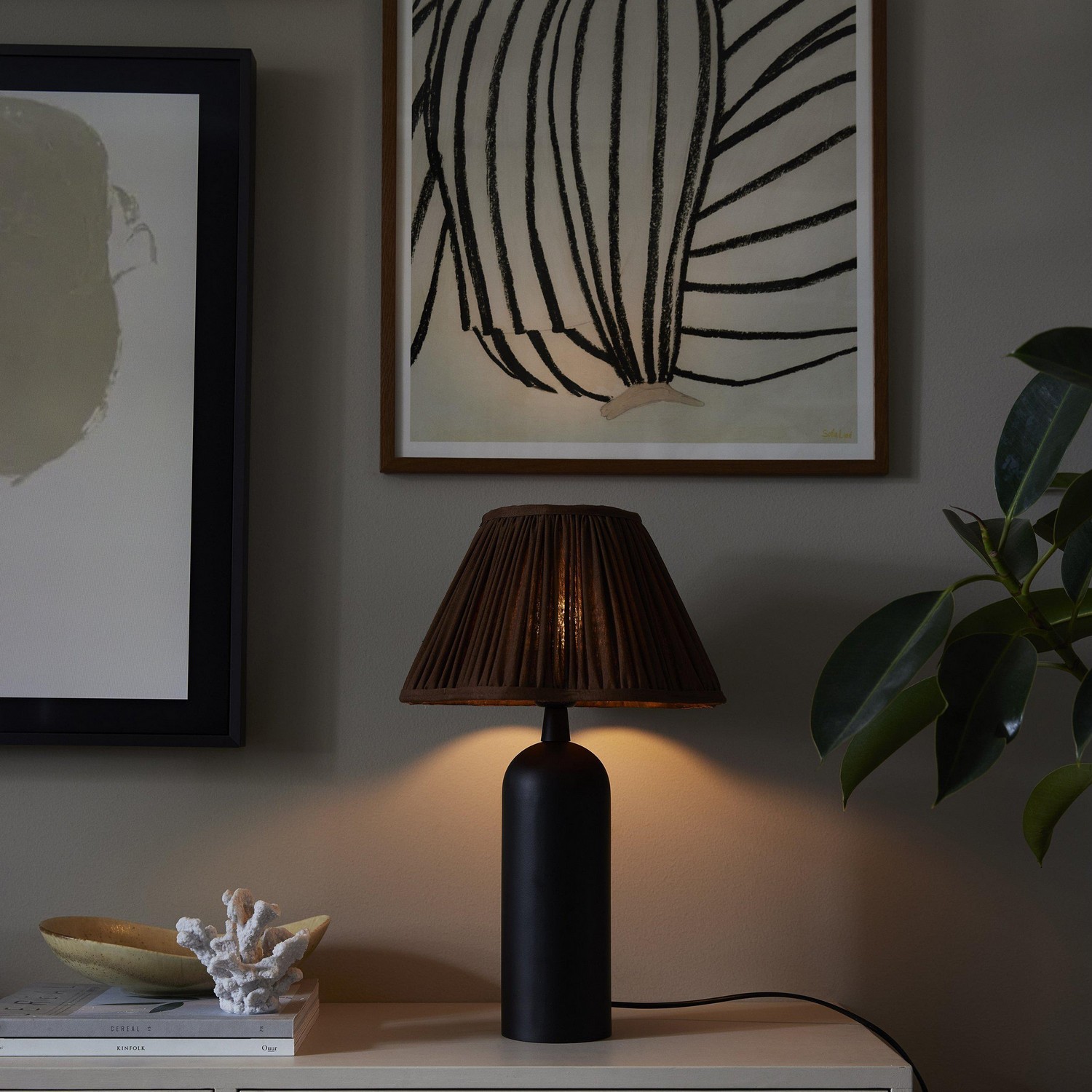 Lampfot PR Home Carter