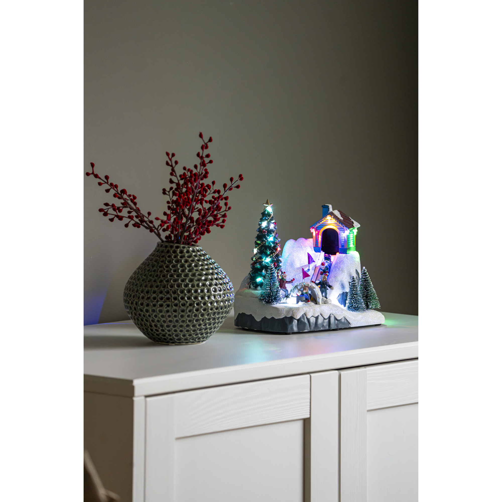 Juldekoration Gnosjö Konstsmide Vinterby 21,5cm LED Inomhus