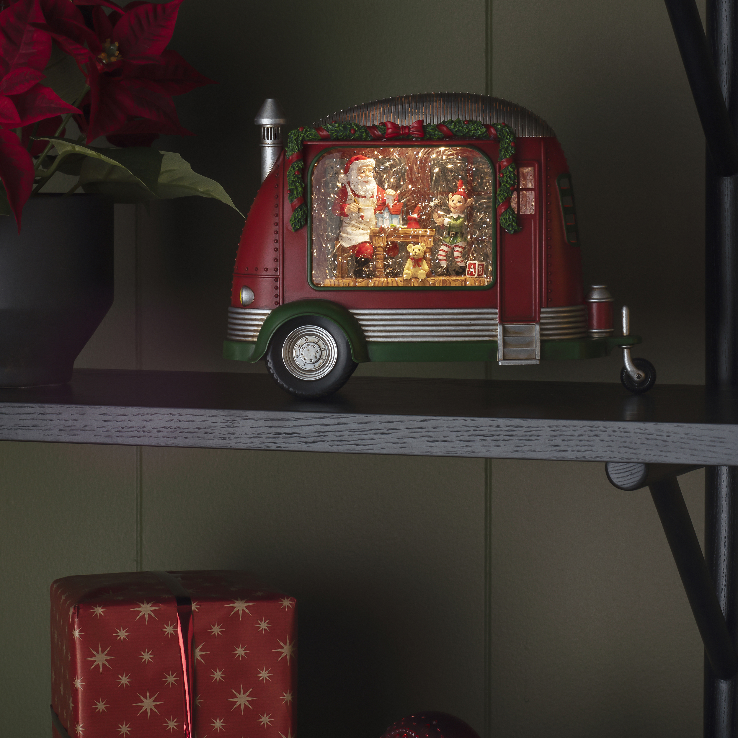 Juldekoration Gnosjö Konstsmide Husvagn med Tomte