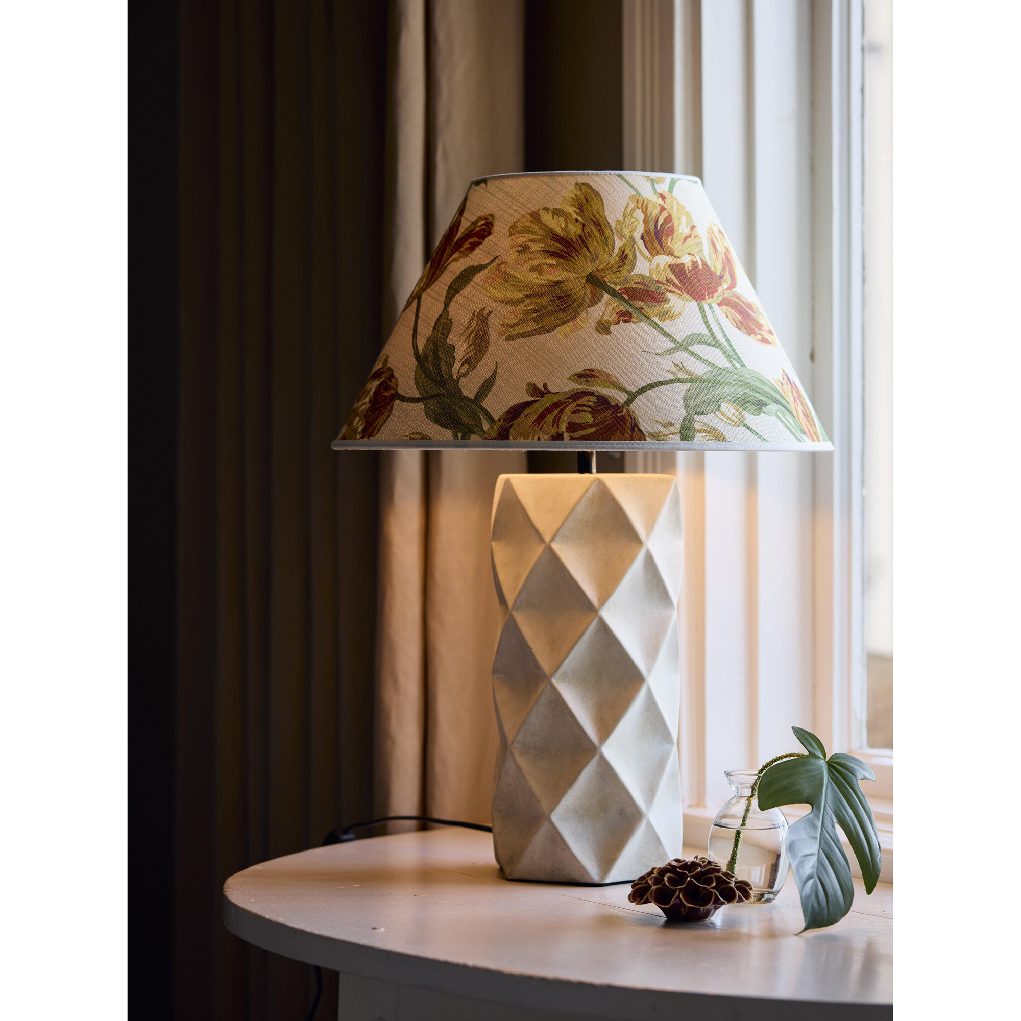 Lampfot PR Home Hazel