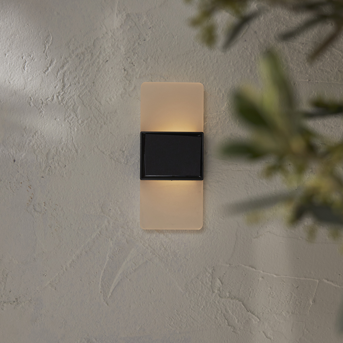 Solcell Vägglykta Star Trading Wally Frost LED