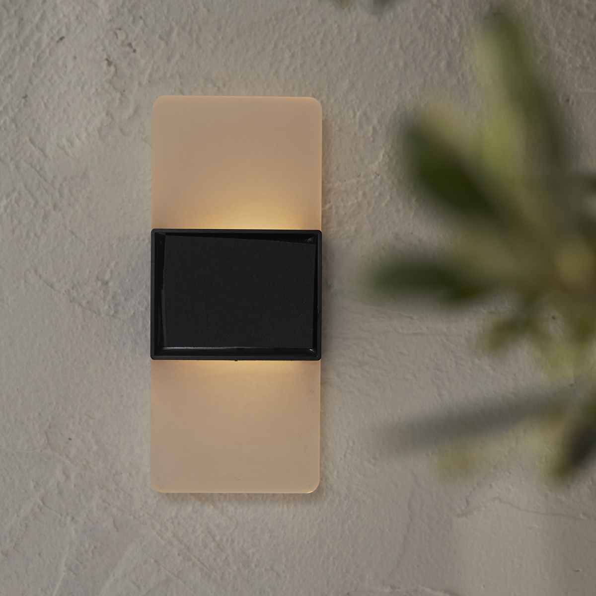 Solcell Vägglykta Star Trading Wally Frost LED