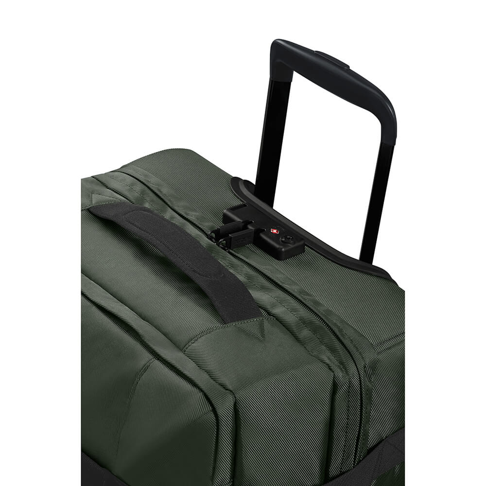 Duffelväska American Tourister Urban Track Duffle/WH Small