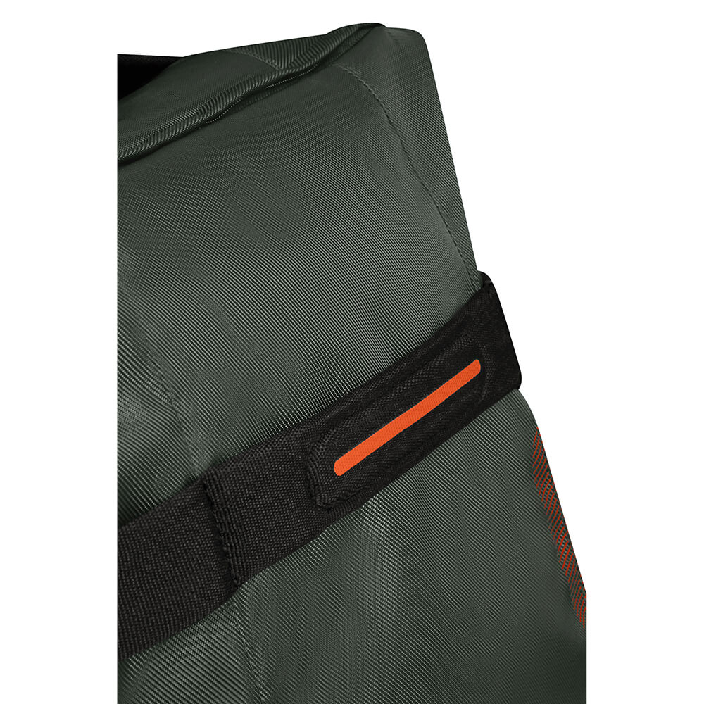 Duffelväska American Tourister Urban Track Duffle/WH Small