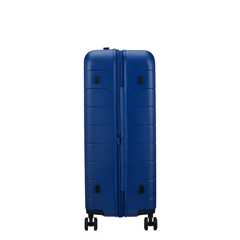 Kabinväska American Tourister Nova Stream Spinner 77/28 Expand