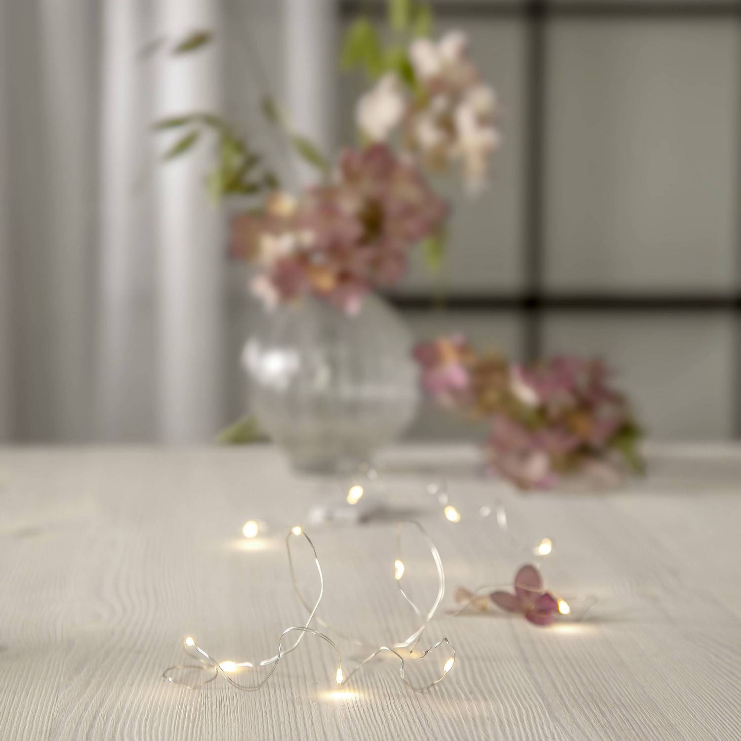 Ljusslinga Star Trading Dew Drop LED 12 Ljus Batteridriven