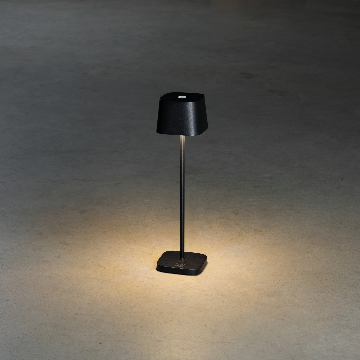Bordslampa Gnosjö Konstsmide Capri USB Mini