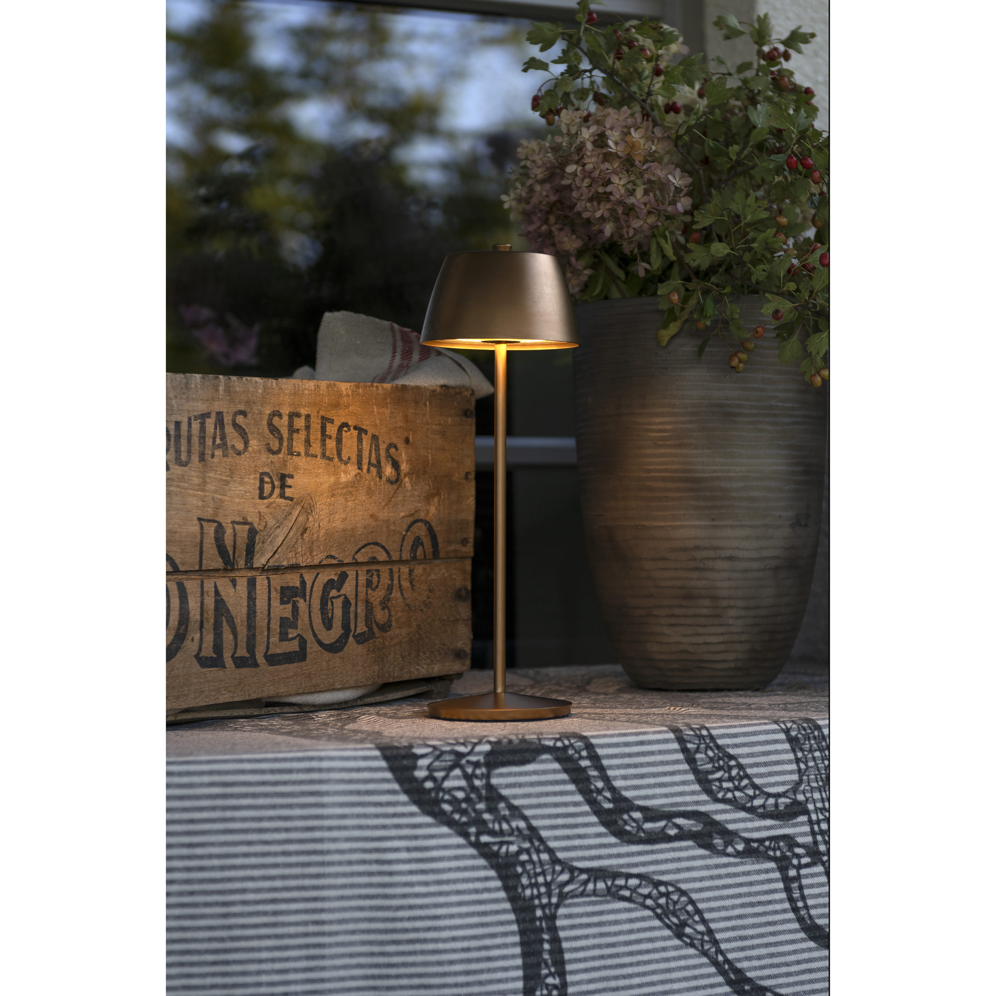 Bordslampa Gnosjö Konstsmide Èze USB Portabel