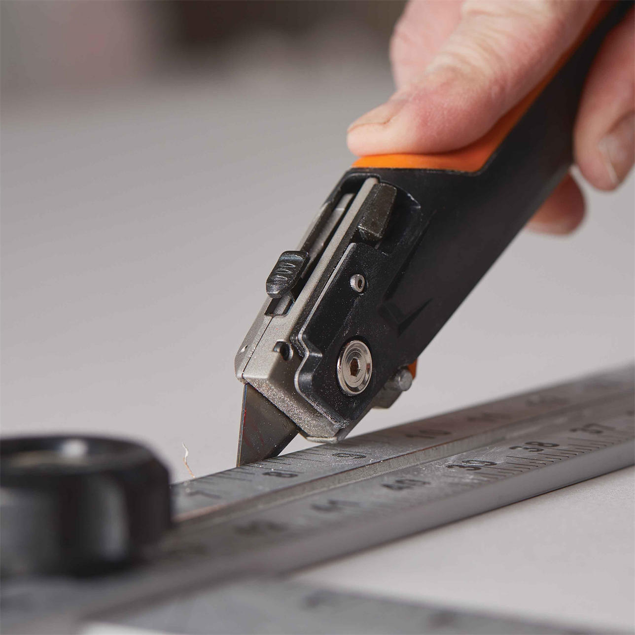Gipskniv Fiskars Pro CarbonMax