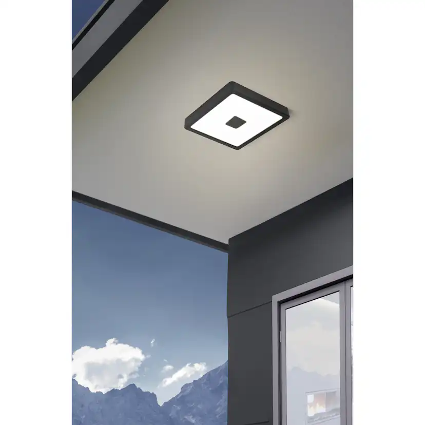 Utanpåliggande lampa Eglo Iphias 2