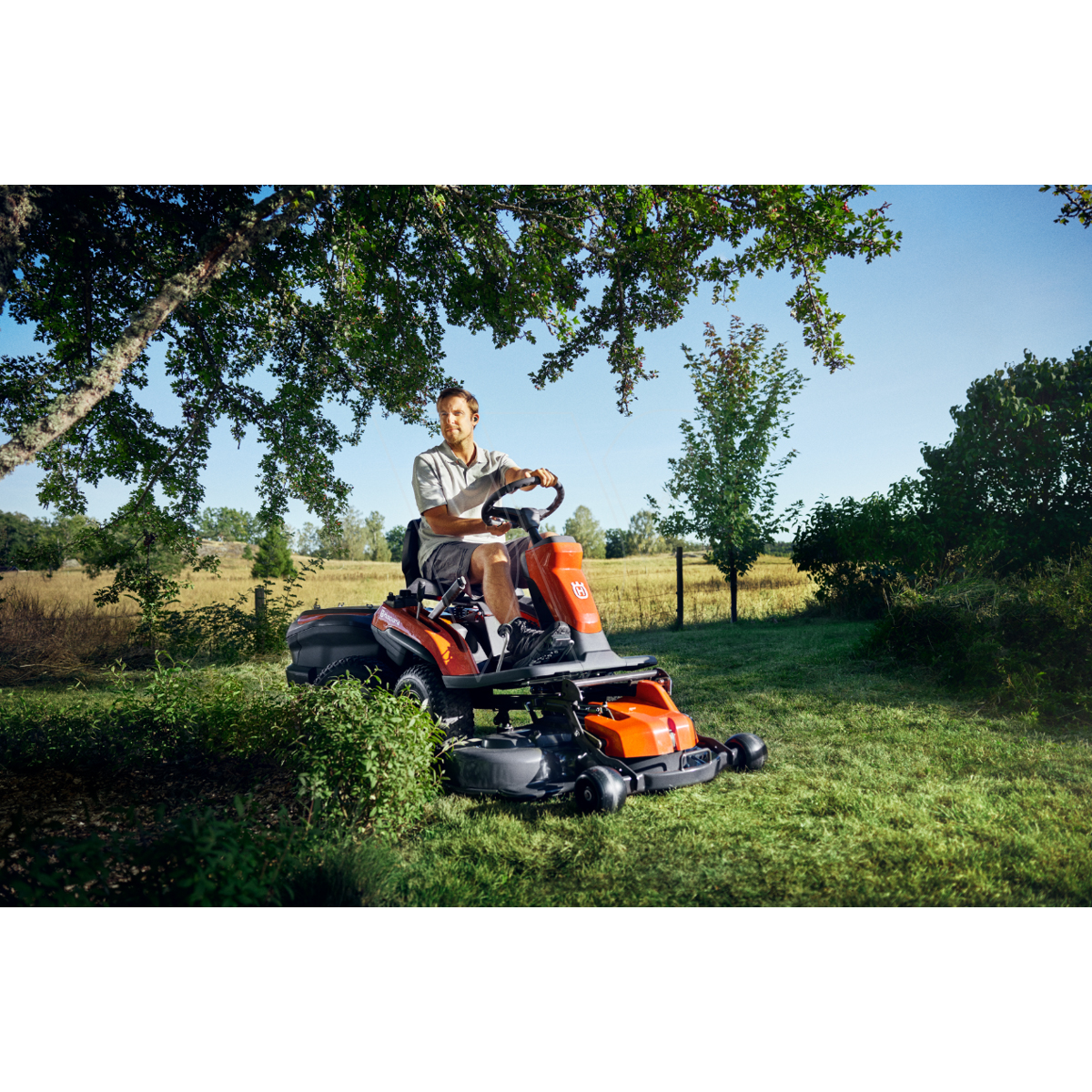 Åkgräsklippare Husqvarna Rider R 200iX AWD