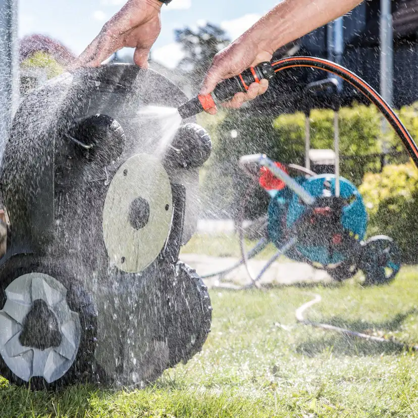 Robotgräsklippare Husqvarna Automower® 405VE Nera Med Robothus & Reservkniv