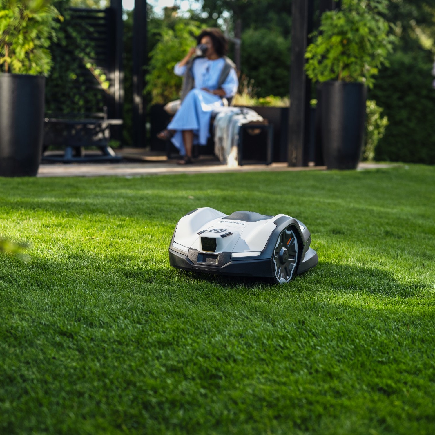 Robotgräsklippare Husqvarna Automower® 410VE Nera Med Robothus  & Reservkniv