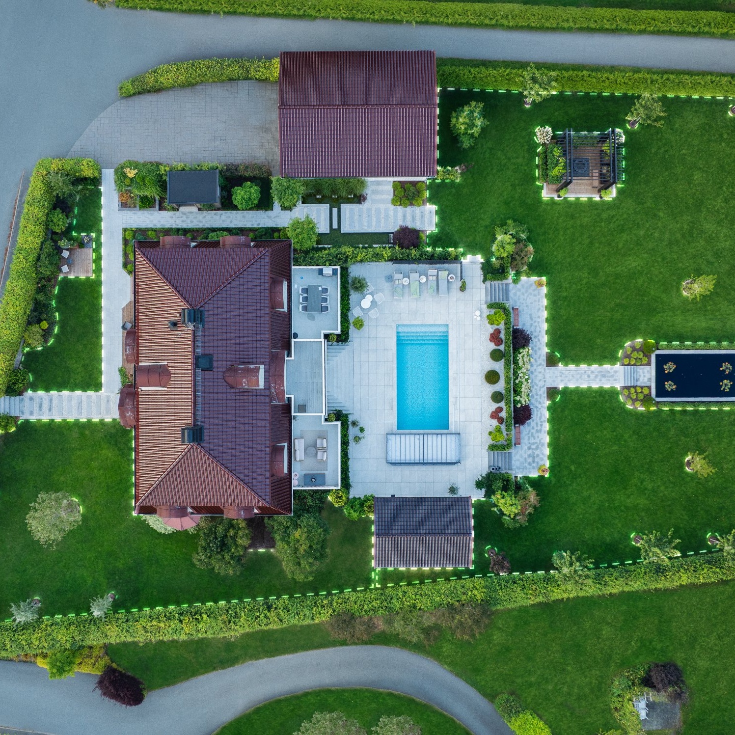 Robotgräsklippare Husqvarna Automower® 410VE Nera Med Robothus