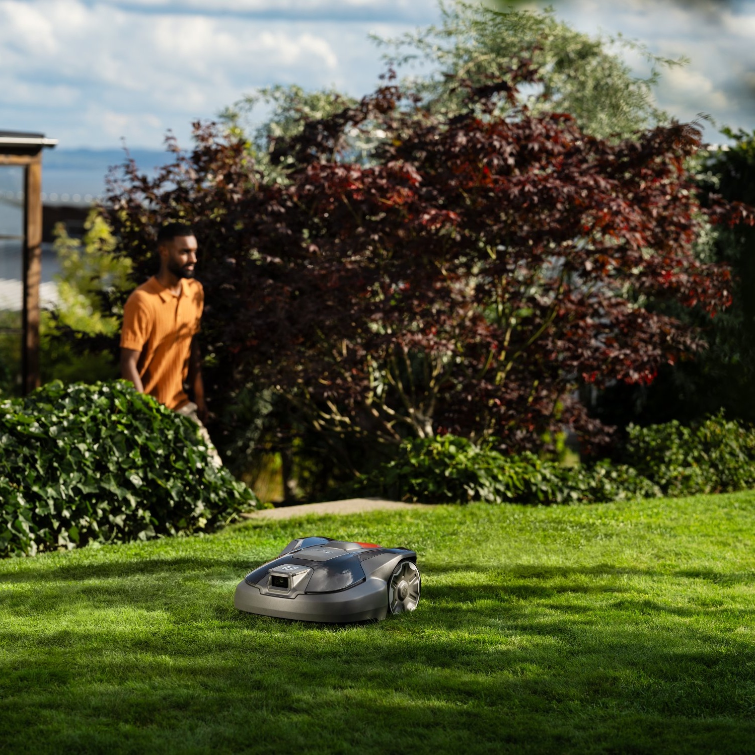 Robotgräsklippare Husqvarna Automower® 308V Med Robothus & Reservkniv