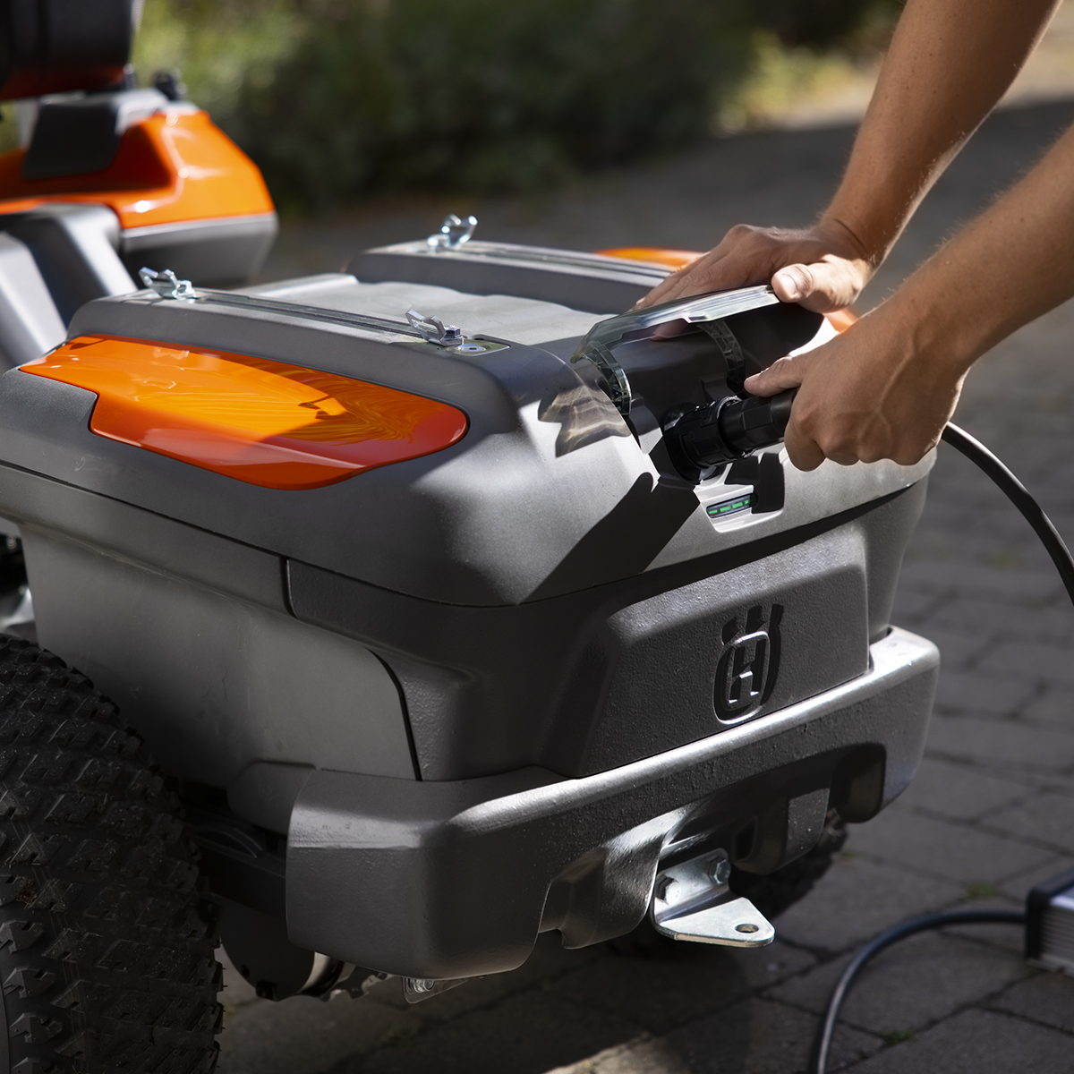 Åkgräsklippare Husqvarna Rider R 200iX AWD Long Range