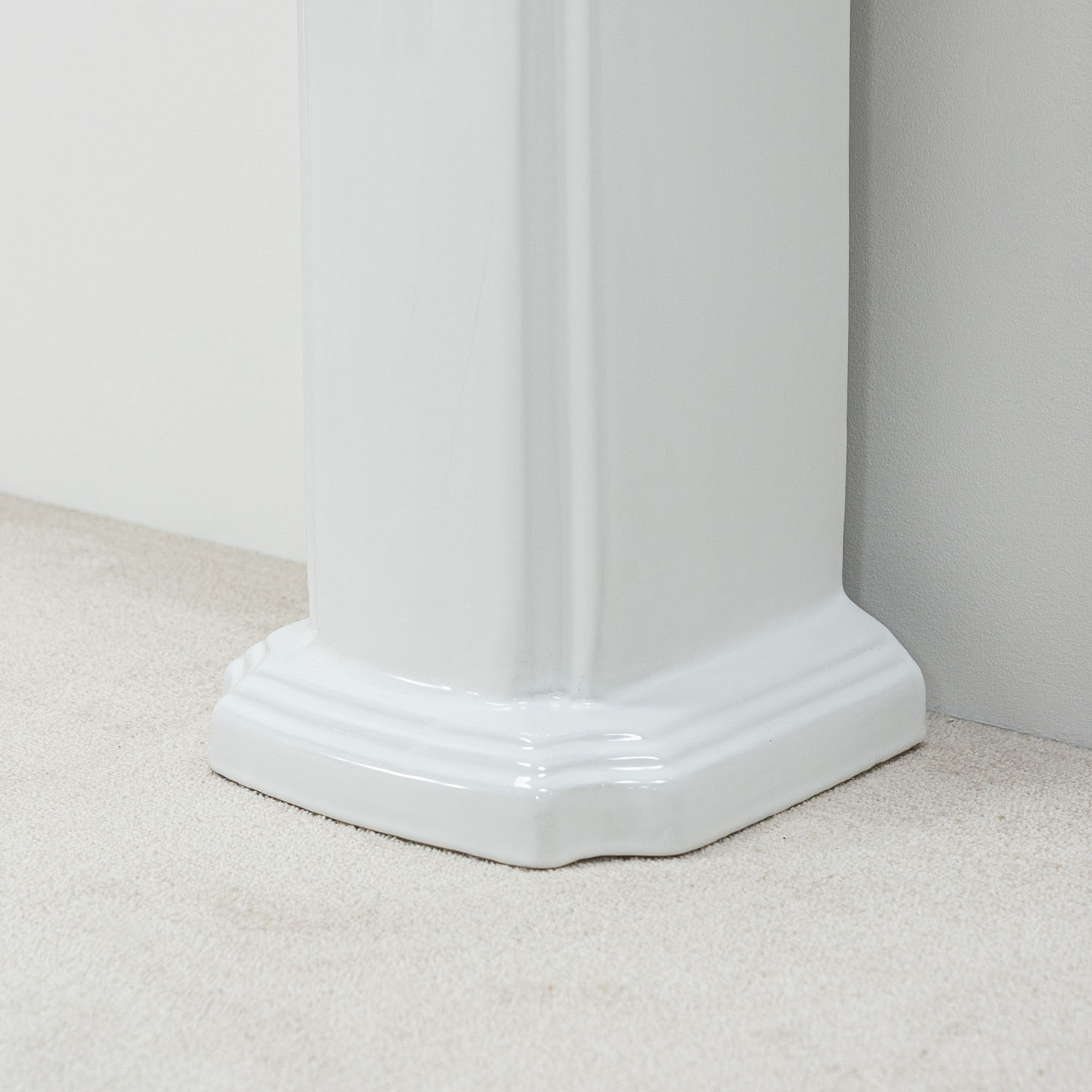 Tvättställ Vesani Berkshire med Piedestal