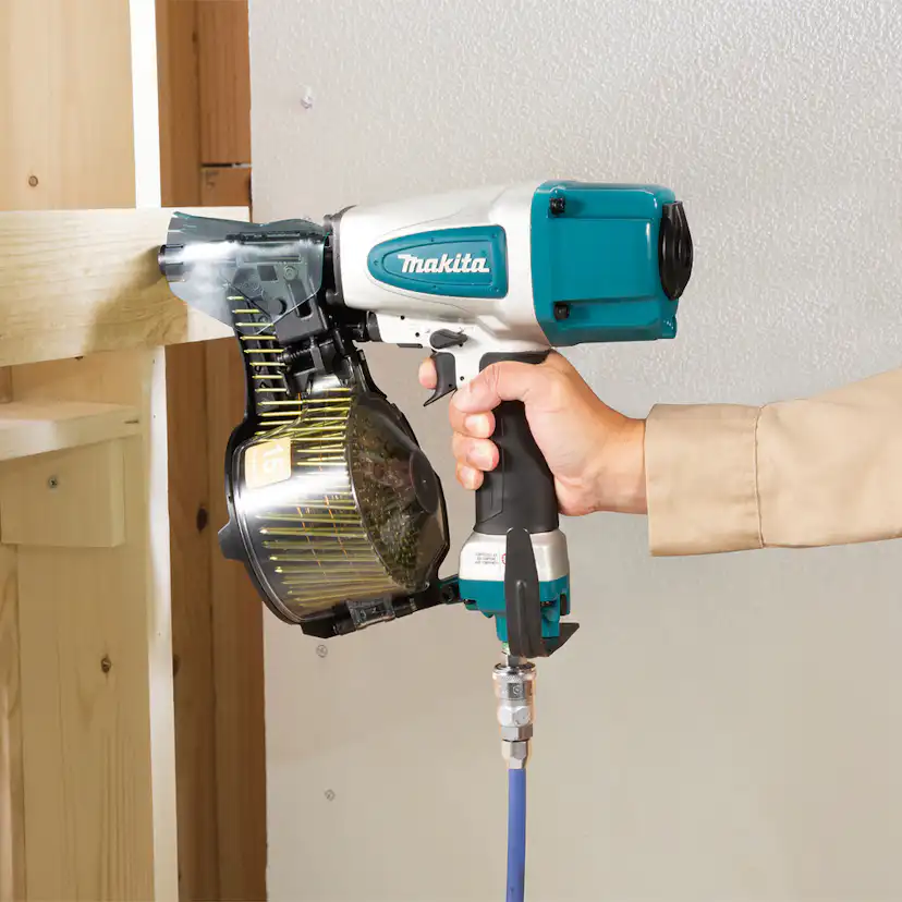 Spikpistol Makita AN613
