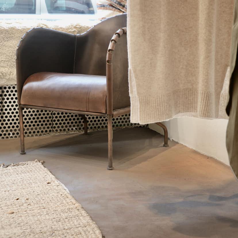 Microcement Design By Cement Färdigblandad Golv Färg: Betonggrå, För antal kvm: 7 m2