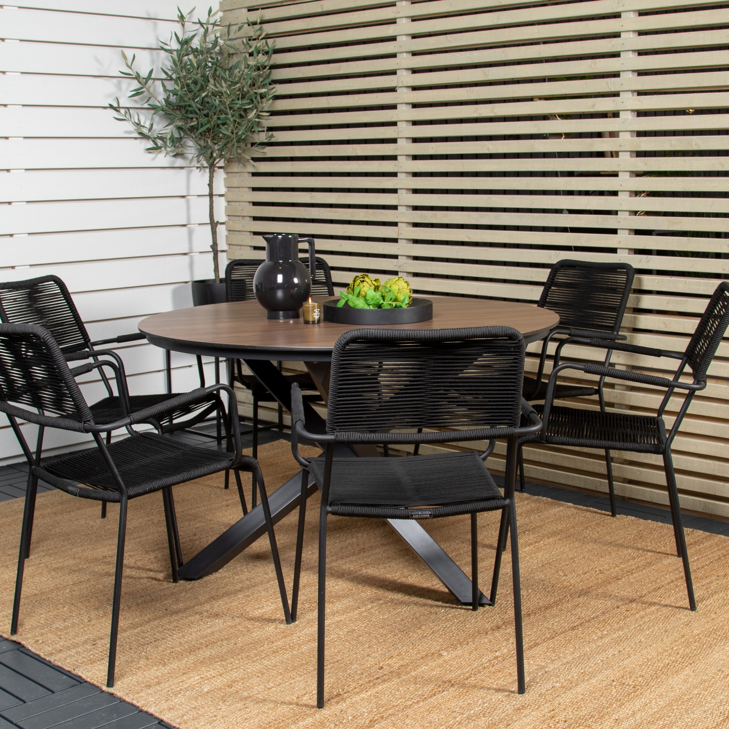 Matgrupp Venture Home Lea Ø120 med 6 Leon Karmstolar