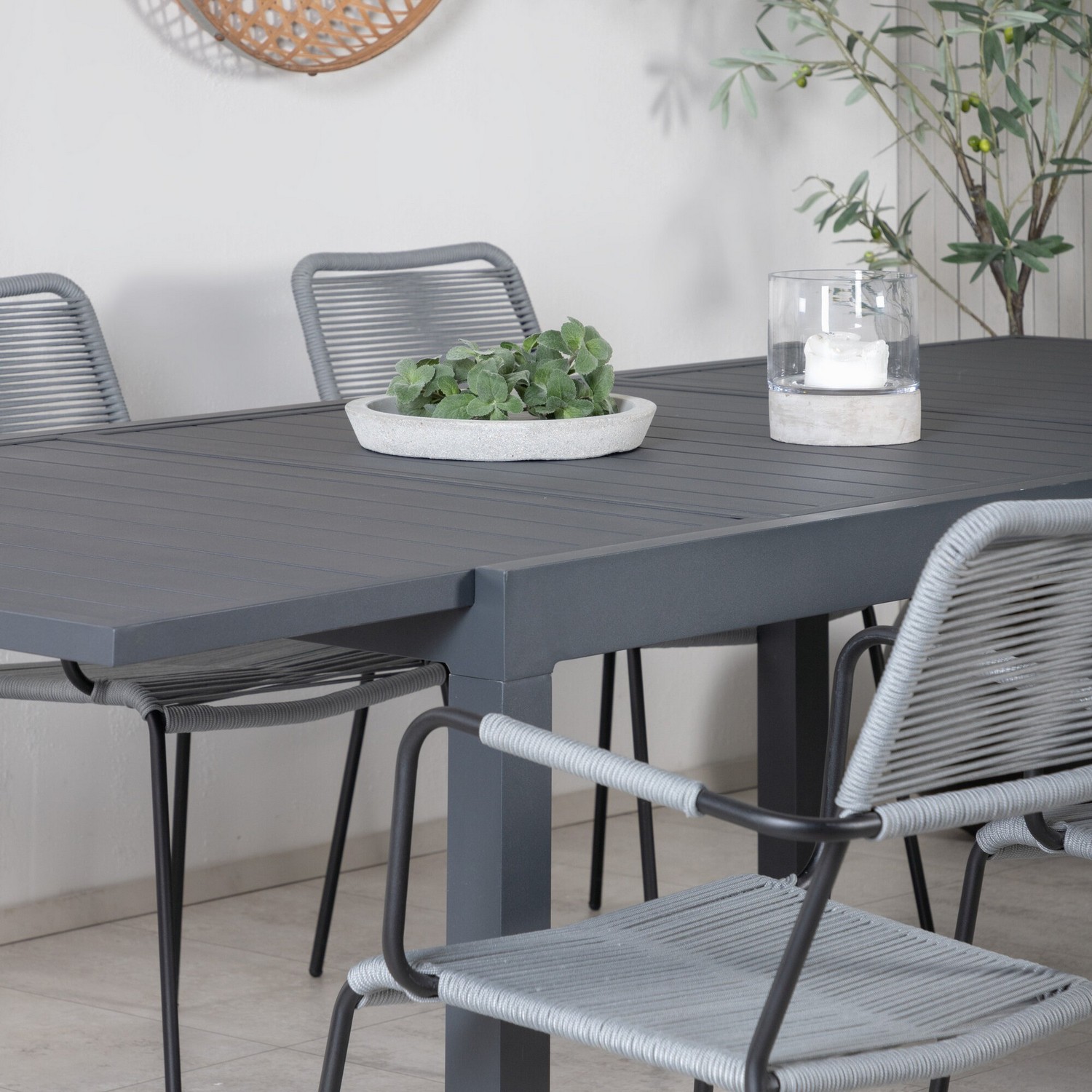 Matgrupp Venture Home Marbella med 6 Levi Stolar